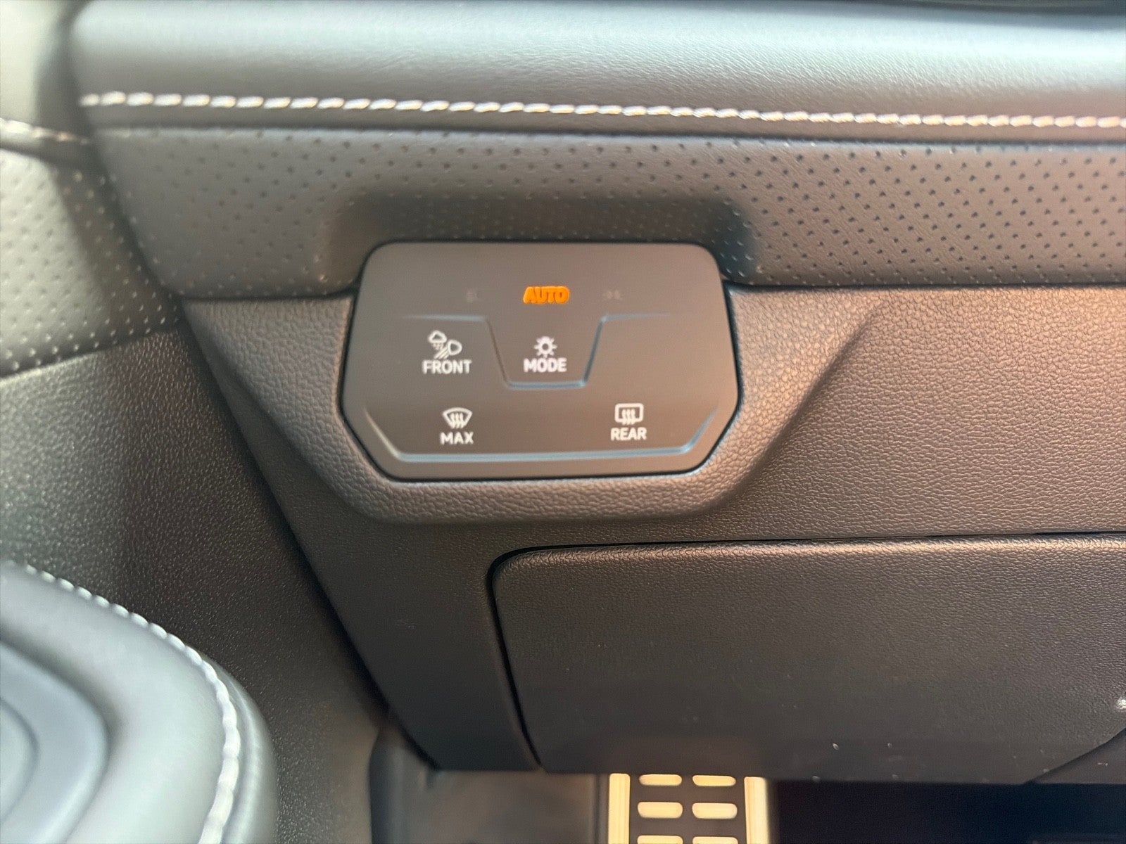 2026 Volkswagen Atlas Cross Sport 2.0T SEL Premium R-Line 4MOTION