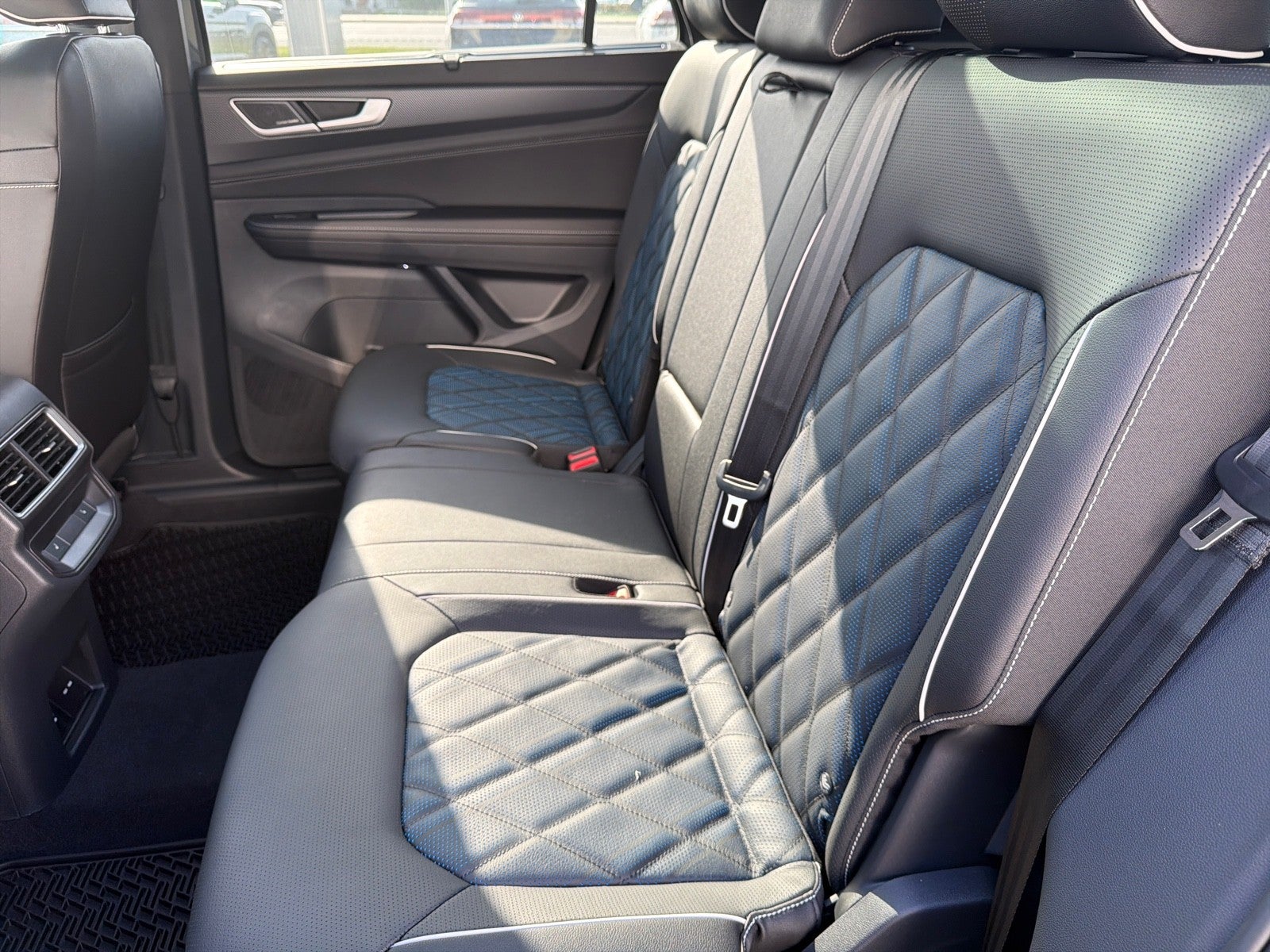 2026 Volkswagen Atlas Cross Sport 2.0T SEL Premium R-Line 4MOTION