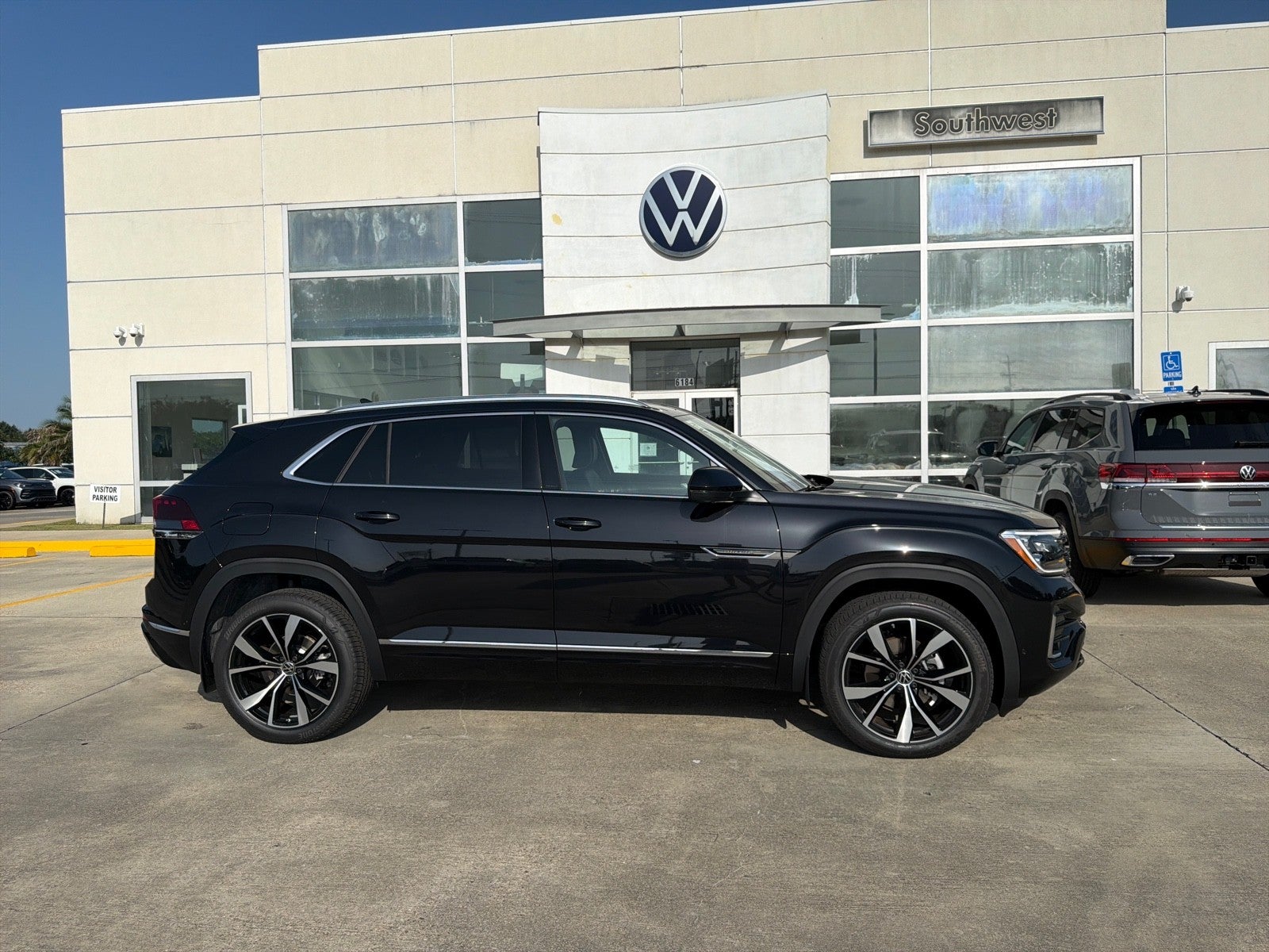 2026 Volkswagen Atlas Cross Sport 2.0T SEL Premium R-Line 4MOTION