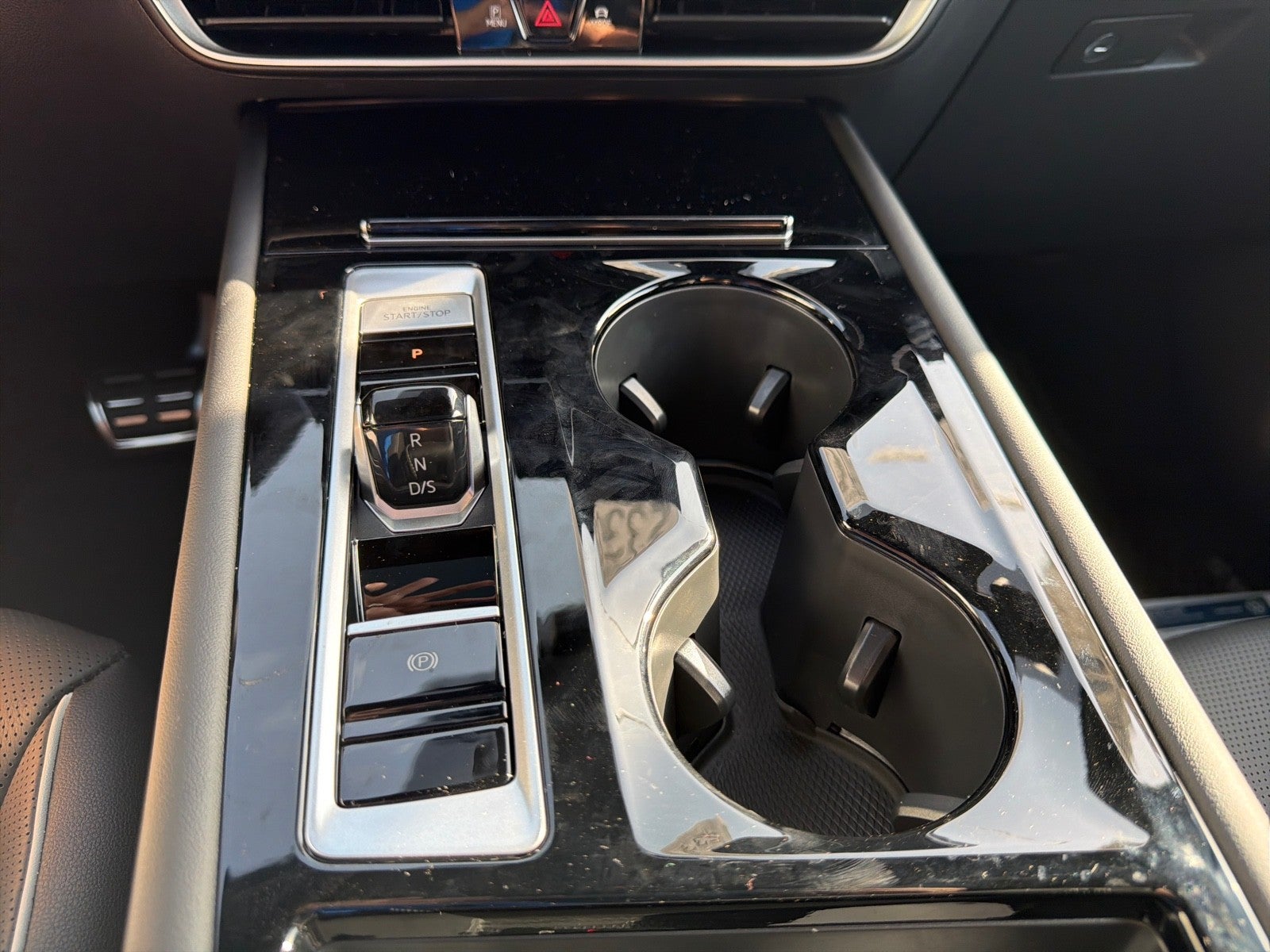 2026 Volkswagen Atlas Cross Sport 2.0T SEL Premium R-Line 4MOTION