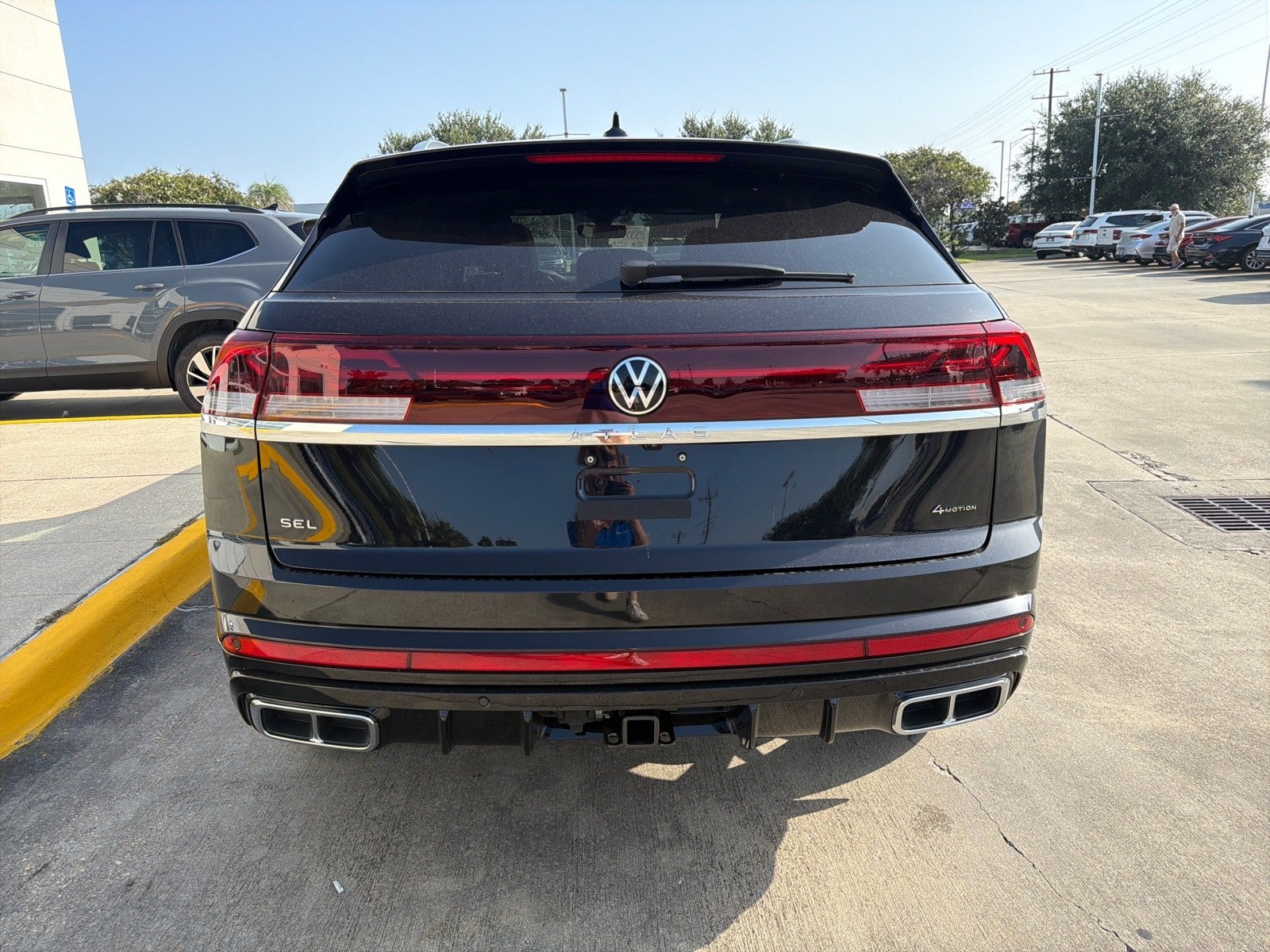 2026 Volkswagen Atlas Cross Sport 2.0T SEL Premium R-Line 4MOTION