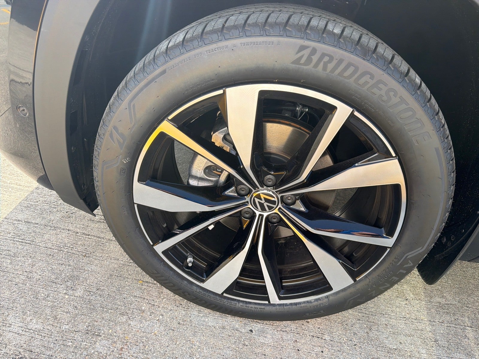 2026 Volkswagen Atlas Cross Sport 2.0T SEL Premium R-Line 4MOTION