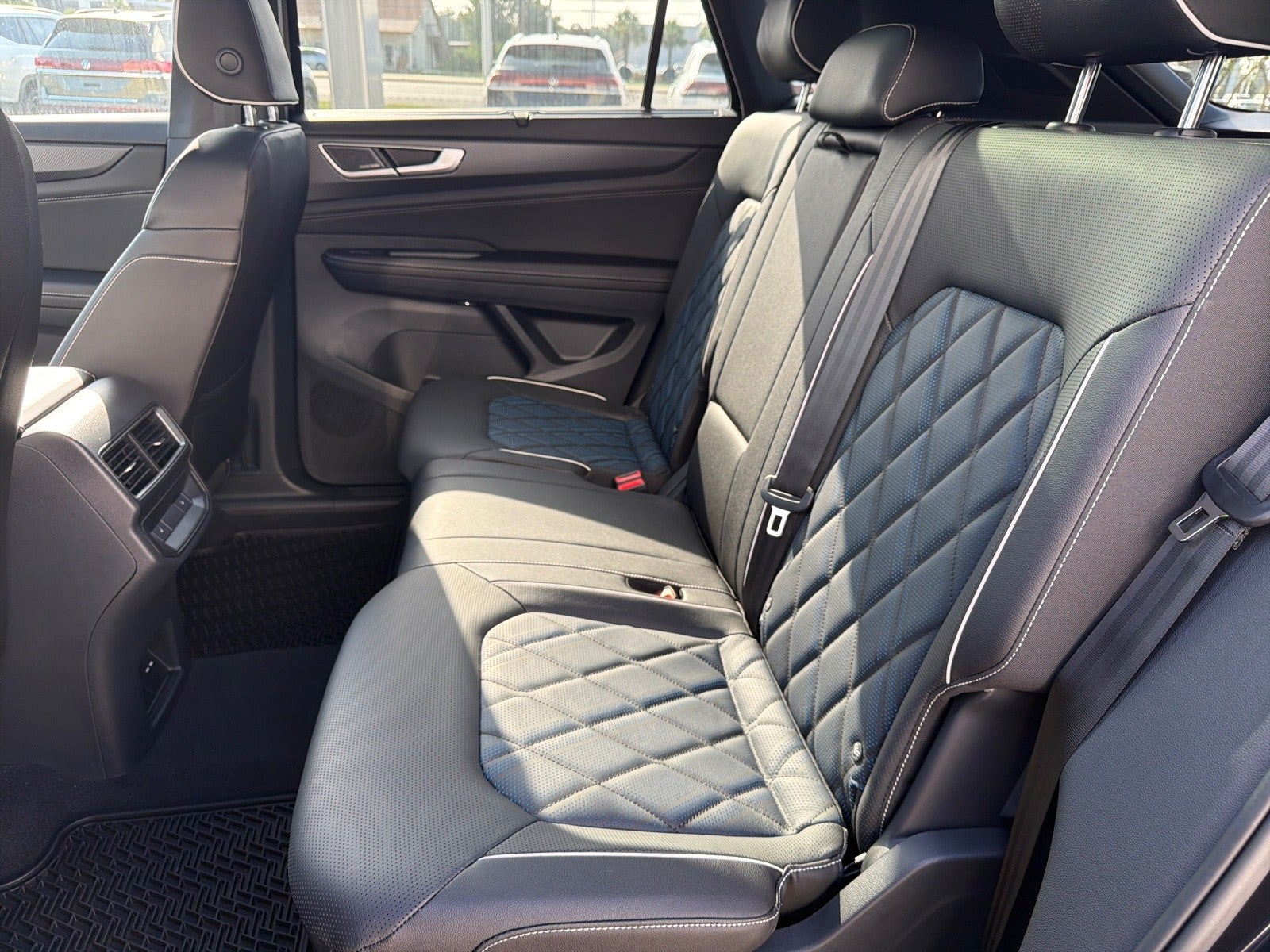 2026 Volkswagen Atlas Cross Sport 2.0T SEL Premium R-Line 4MOTION