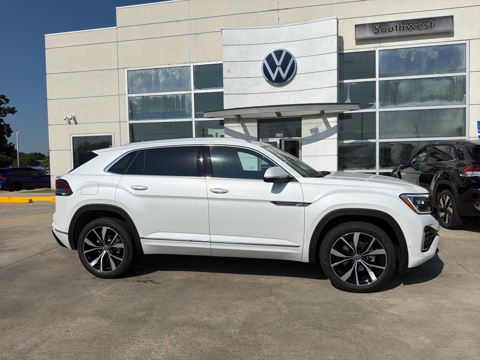 2026 Volkswagen Atlas Cross Sport 2.0T SEL Premium R-Line 4MOTION