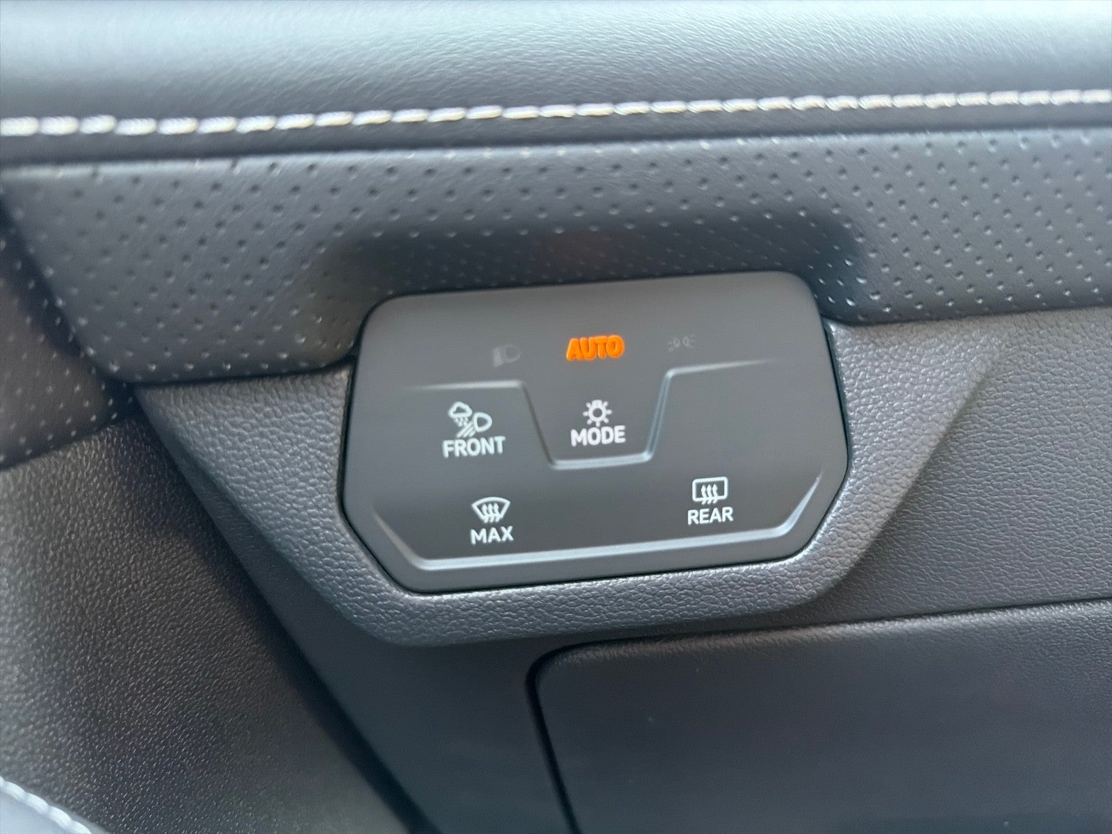2026 Volkswagen Atlas Cross Sport 2.0T SEL Premium R-Line 4MOTION