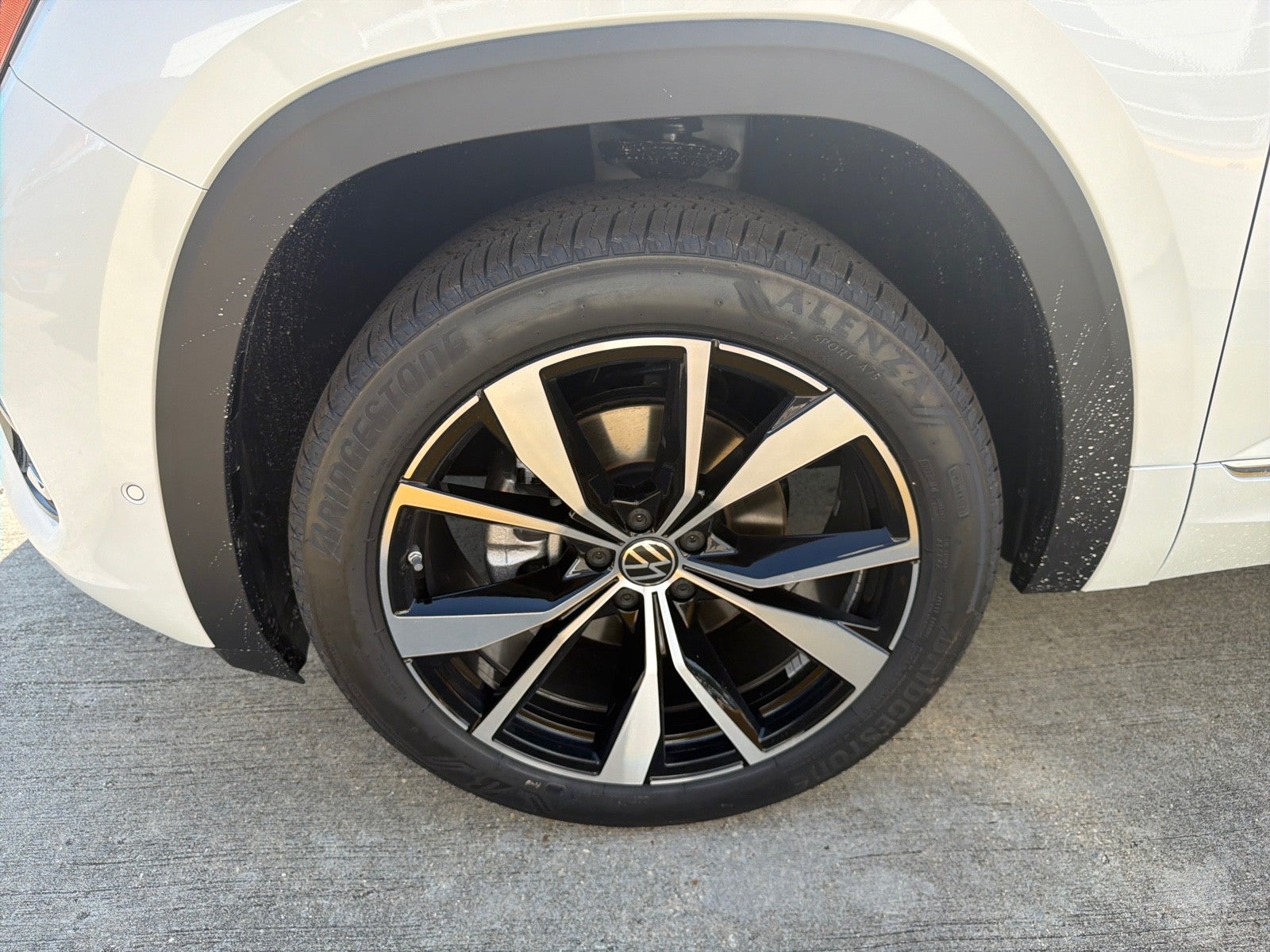2026 Volkswagen Atlas Cross Sport 2.0T SEL Premium R-Line 4MOTION