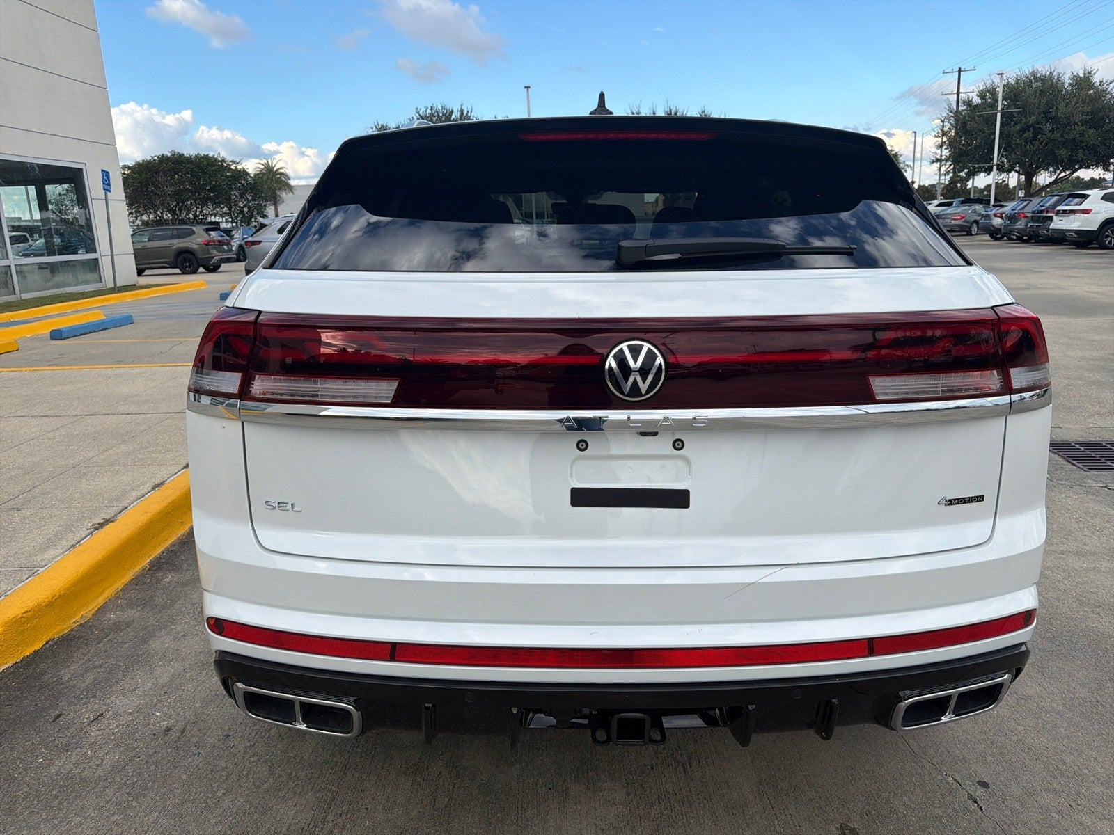 2026 Volkswagen Atlas Cross Sport 2.0T SEL Premium R-Line 4MOTION