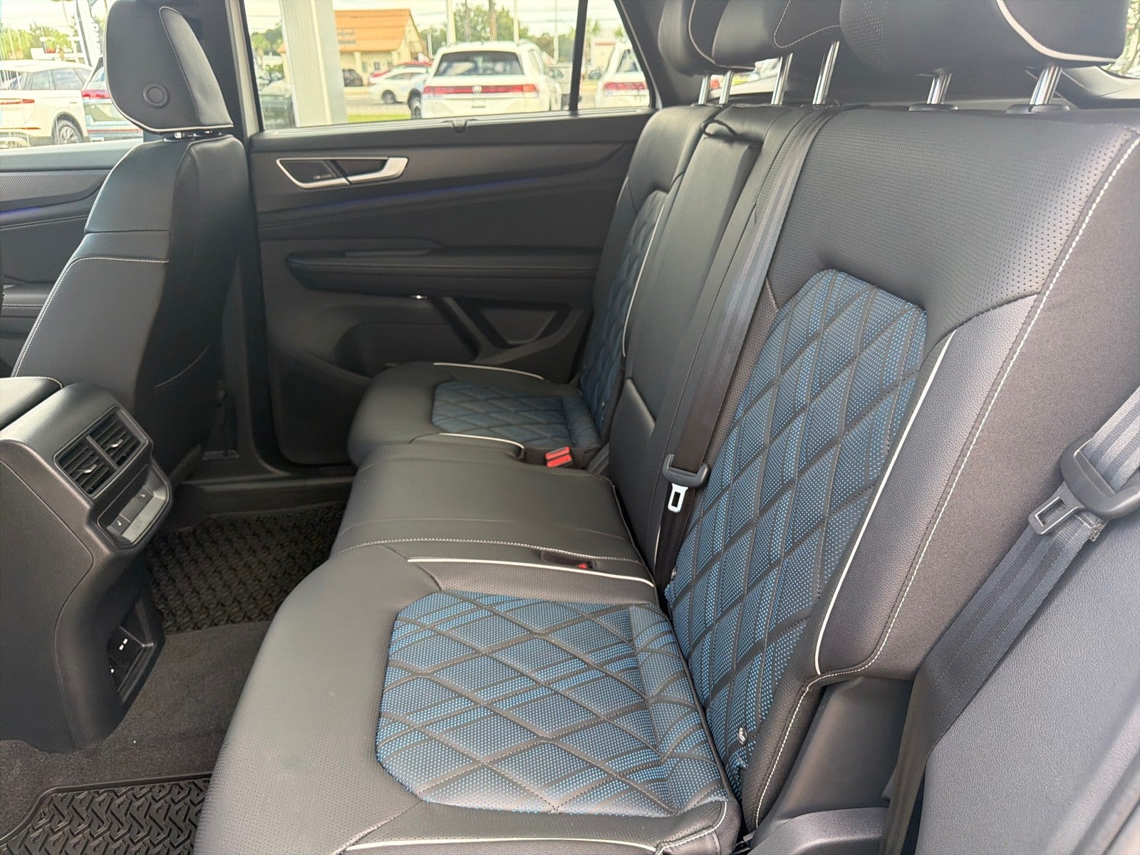 2026 Volkswagen Atlas Cross Sport 2.0T SEL Premium R-Line 4MOTION