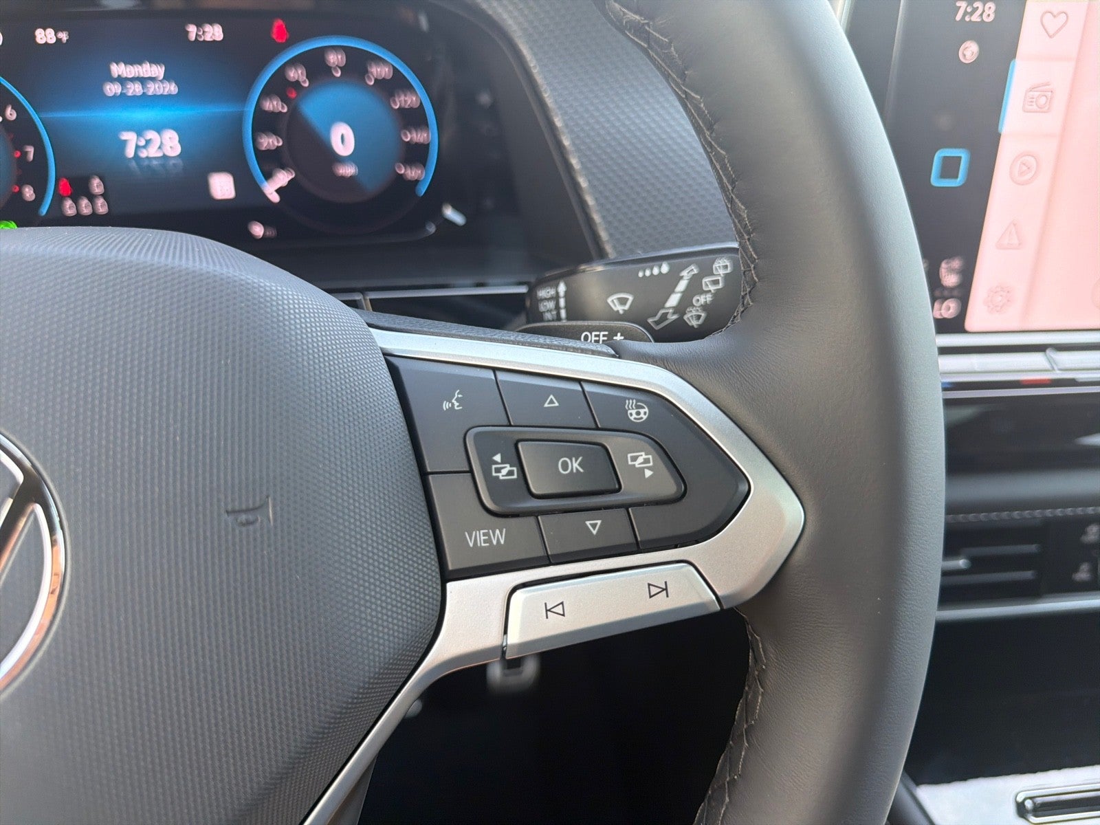 2026 Volkswagen Atlas Cross Sport 2.0T SEL Premium R-Line 4MOTION