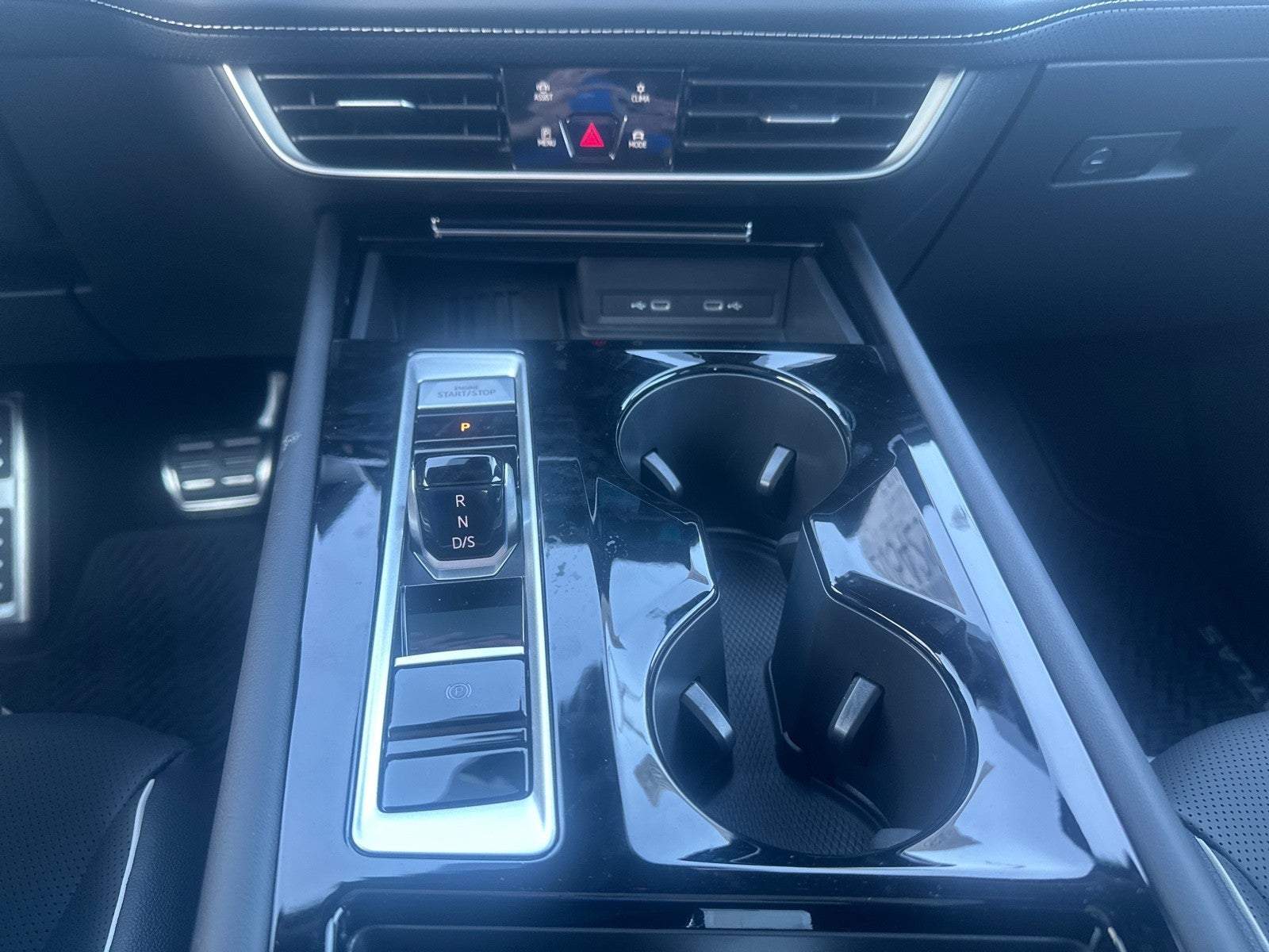 2026 Volkswagen Atlas Cross Sport 2.0T SEL Premium R-Line 4MOTION