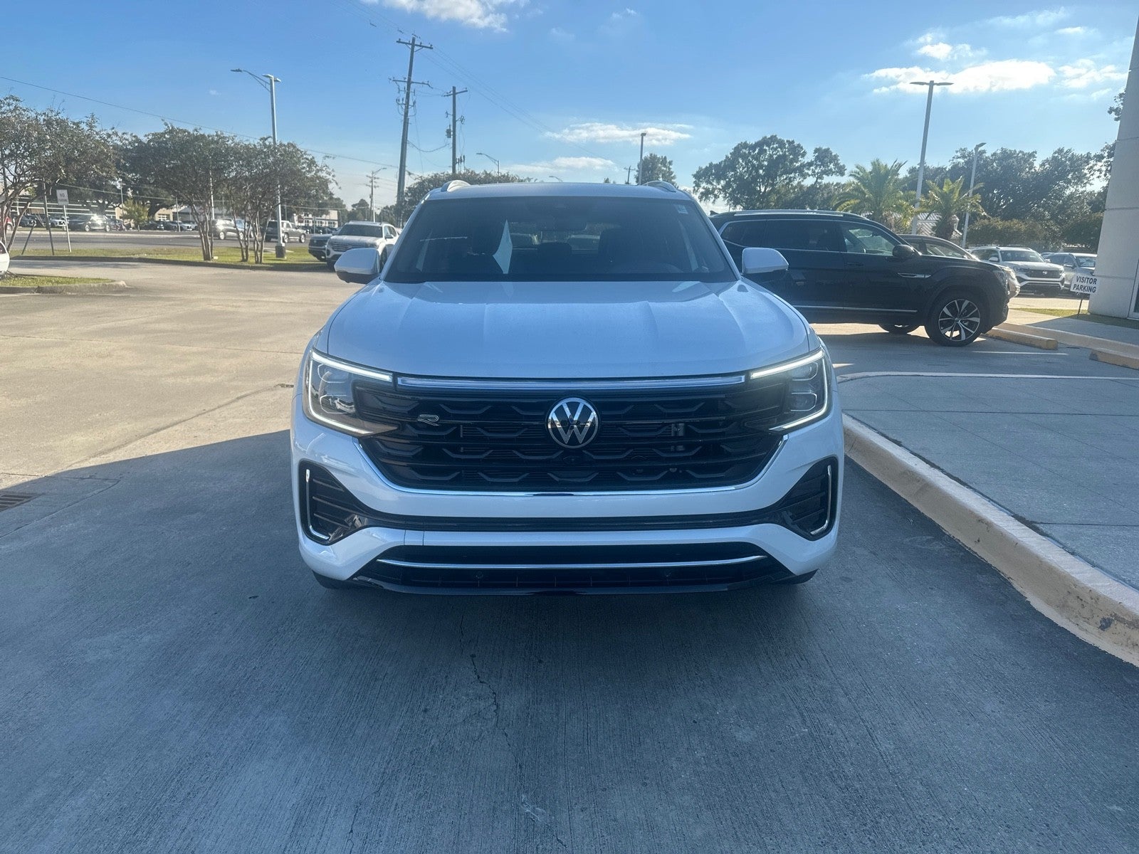 2026 Volkswagen Atlas Cross Sport 2.0T SEL Premium R-Line 4MOTION