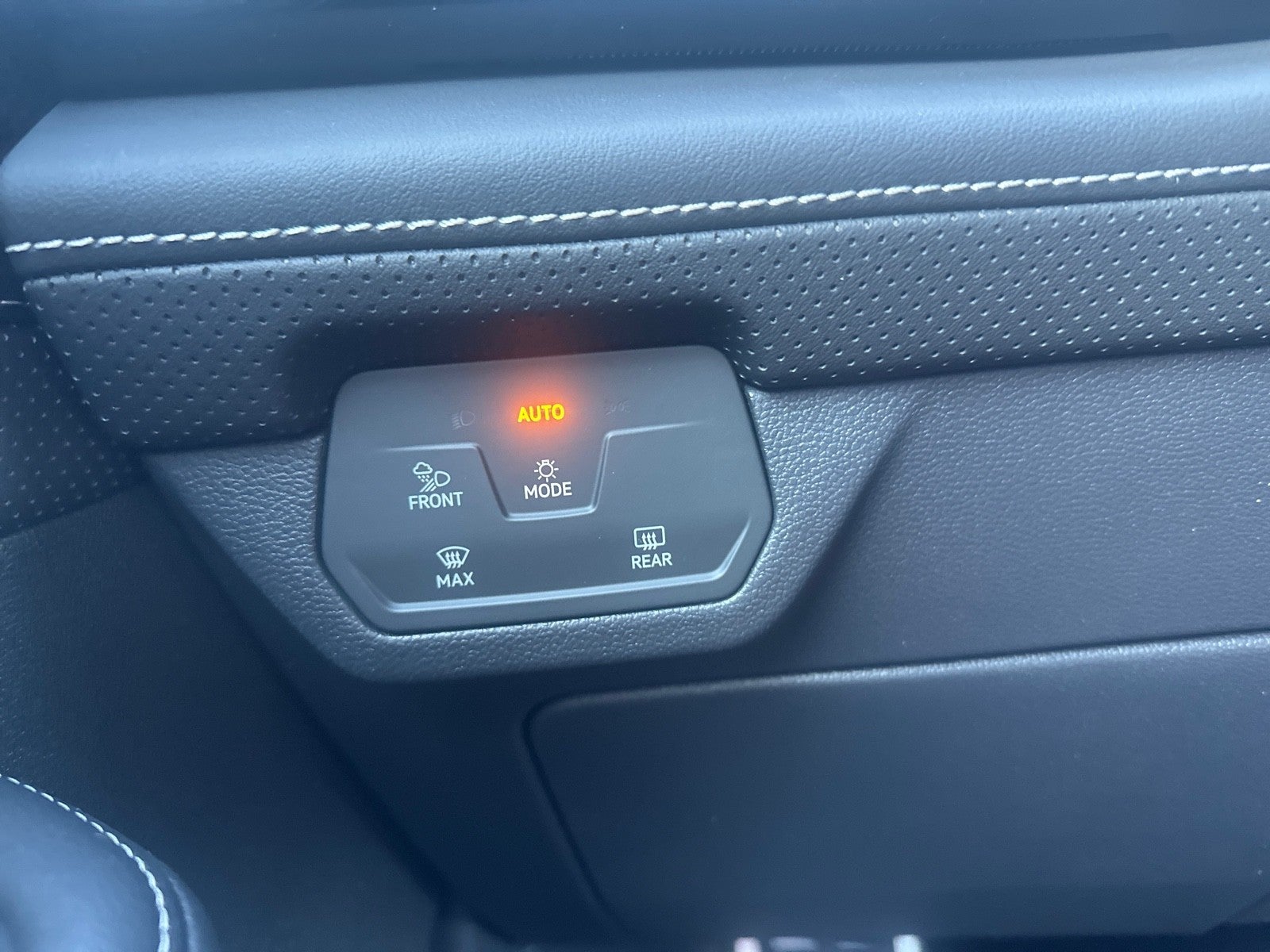 2026 Volkswagen Atlas Cross Sport 2.0T SEL Premium R-Line 4MOTION