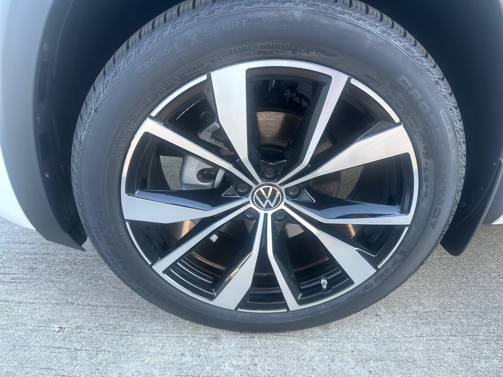 2026 Volkswagen Atlas Cross Sport 2.0T SEL Premium R-Line 4MOTION