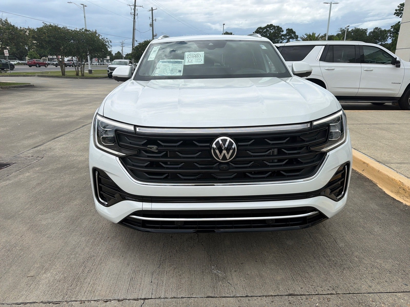 2026 Volkswagen Atlas Cross Sport 2.0T SEL Premium R-Line 4MOTION