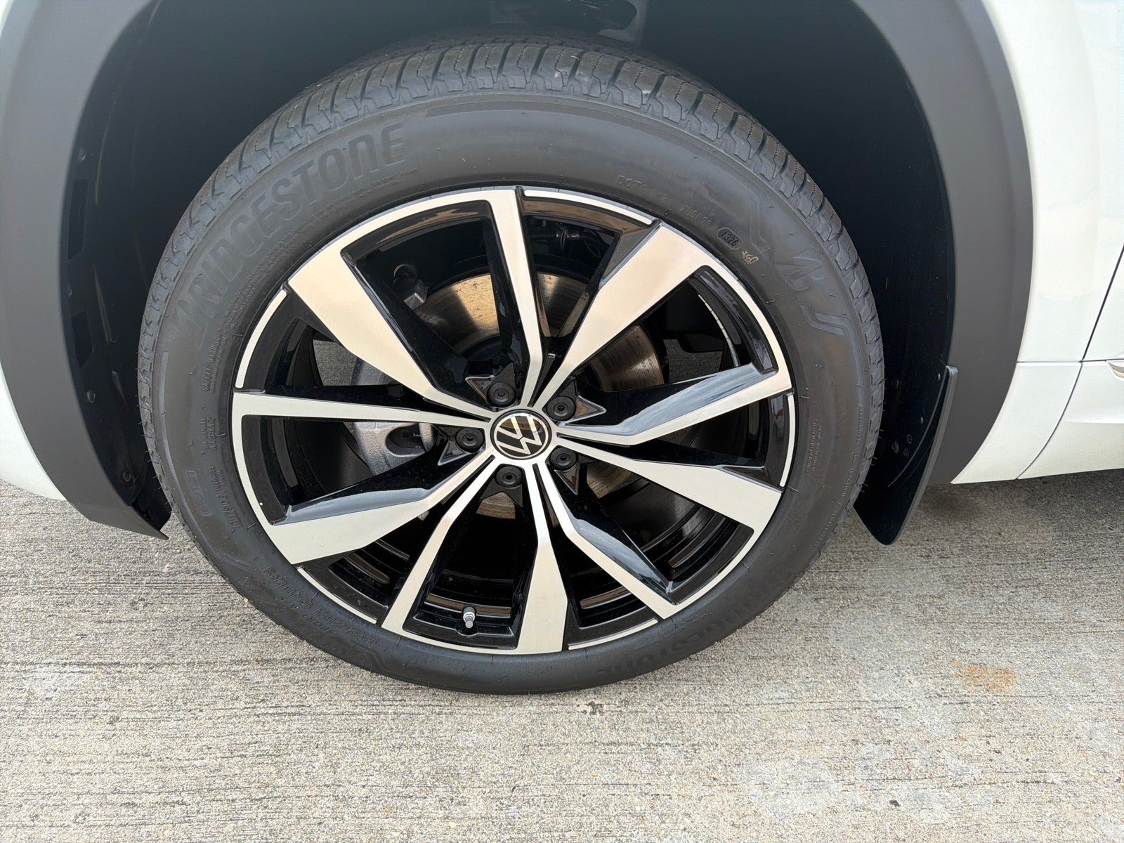 2026 Volkswagen Atlas Cross Sport 2.0T SEL Premium R-Line 4MOTION