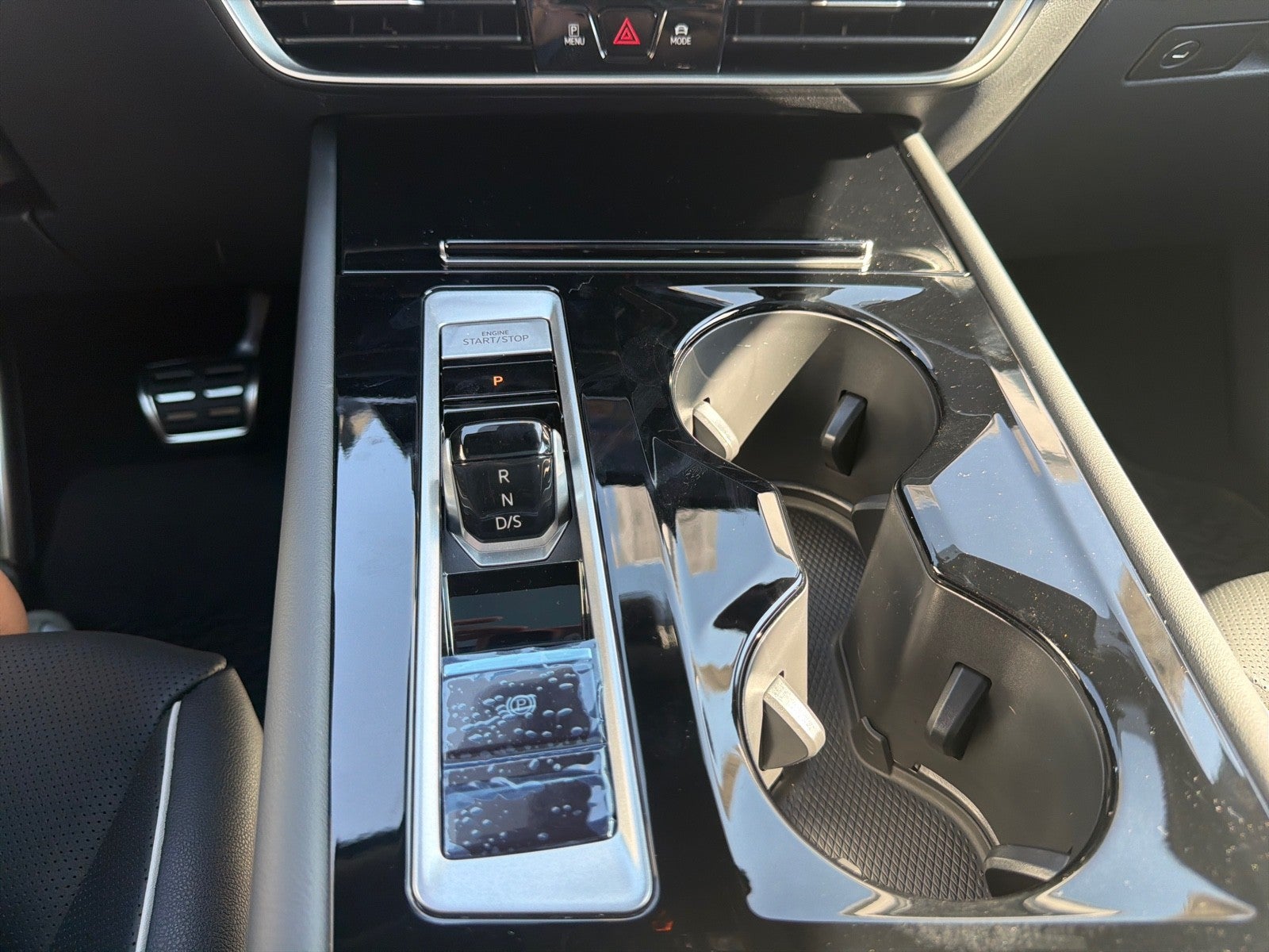 2026 Volkswagen Atlas Cross Sport 2.0T SEL Premium R-Line 4MOTION