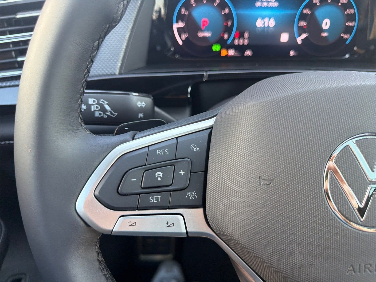 2026 Volkswagen Atlas Cross Sport 2.0T SEL Premium R-Line 4MOTION