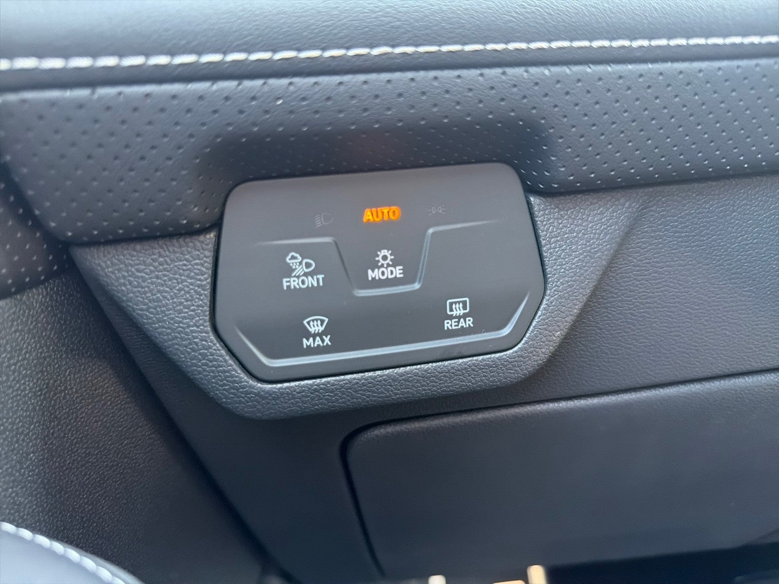 2026 Volkswagen Atlas Cross Sport 2.0T SEL Premium R-Line 4MOTION