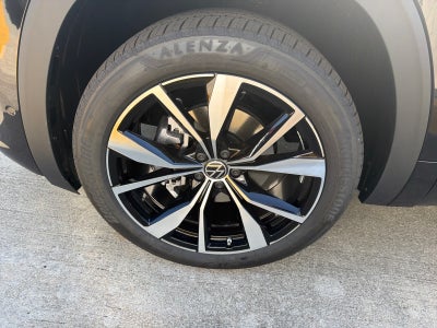 2026 Volkswagen Atlas Cross Sport 2.0T SEL Premium R-Line 4MOTION