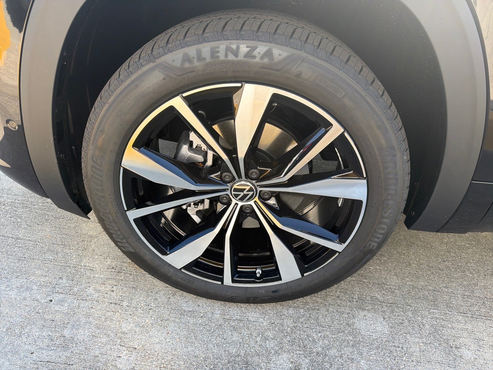 2026 Volkswagen Atlas Cross Sport 2.0T SEL Premium R-Line 4MOTION