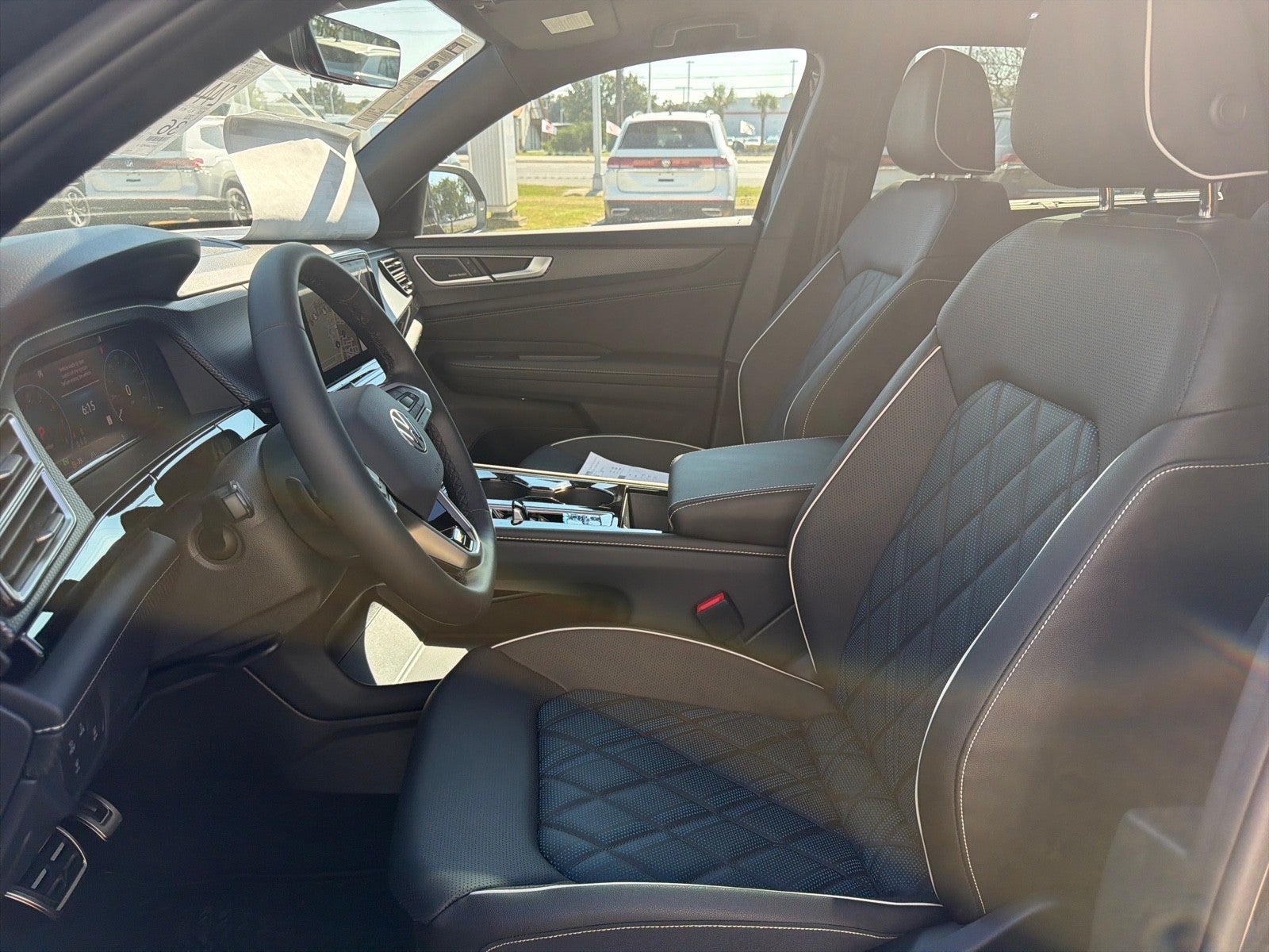 2026 Volkswagen Atlas Cross Sport 2.0T SEL Premium R-Line 4MOTION