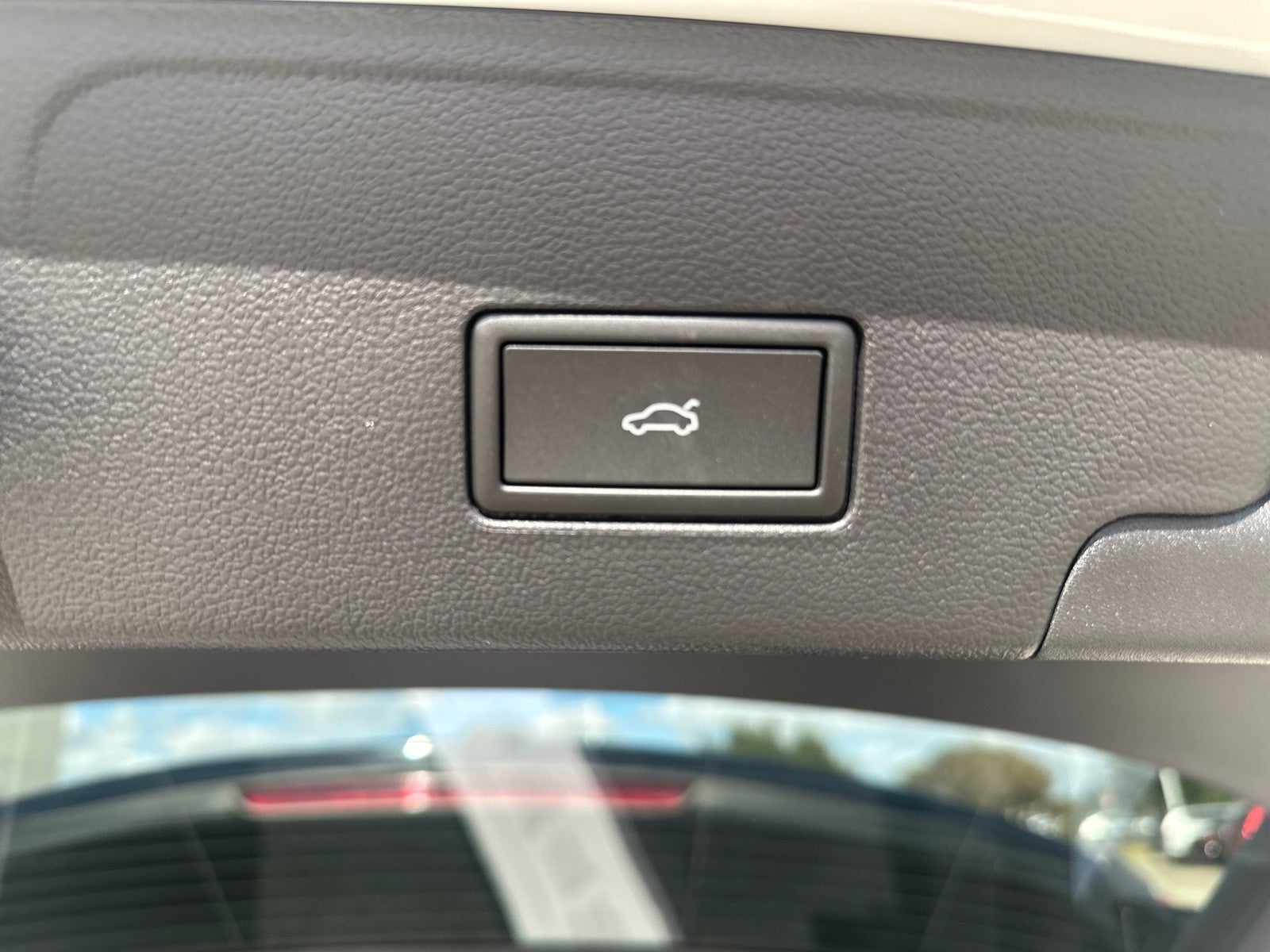 2026 Volkswagen Atlas Cross Sport 2.0T SEL Premium R-Line 4MOTION