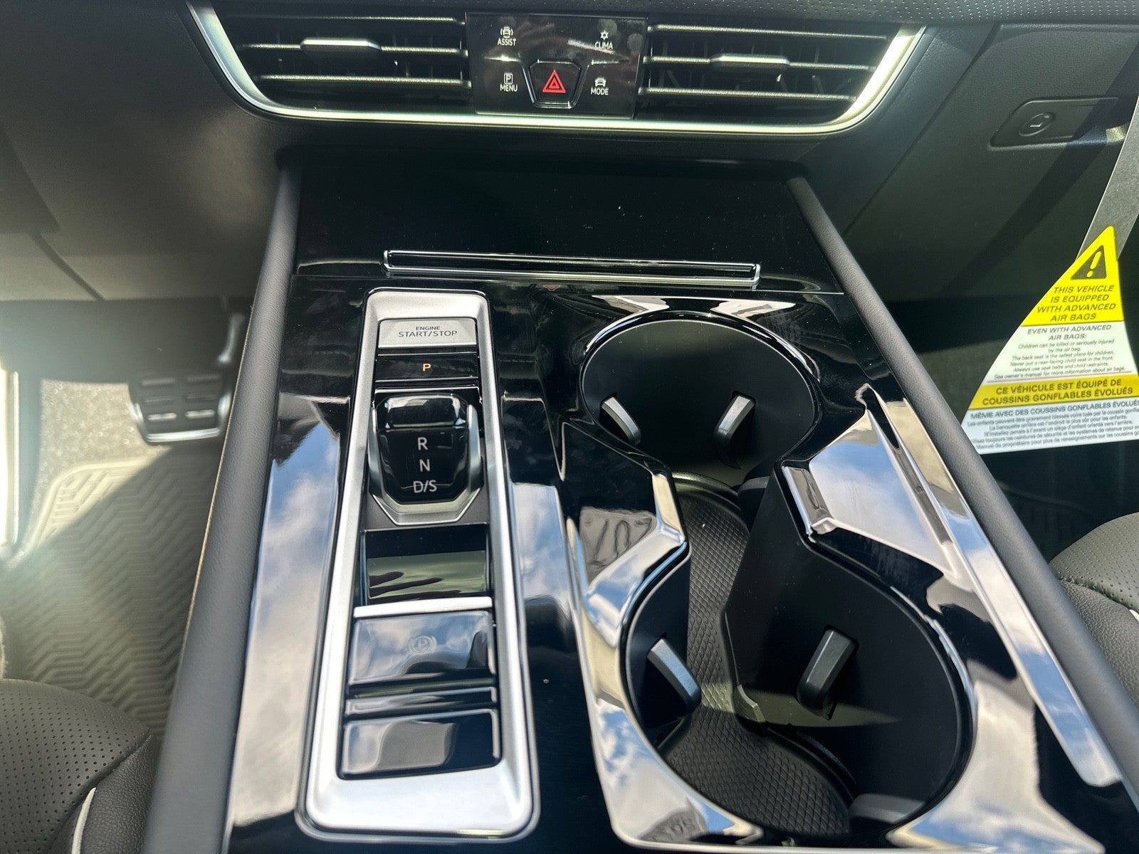 2026 Volkswagen Atlas Cross Sport 2.0T SEL Premium R-Line 4MOTION