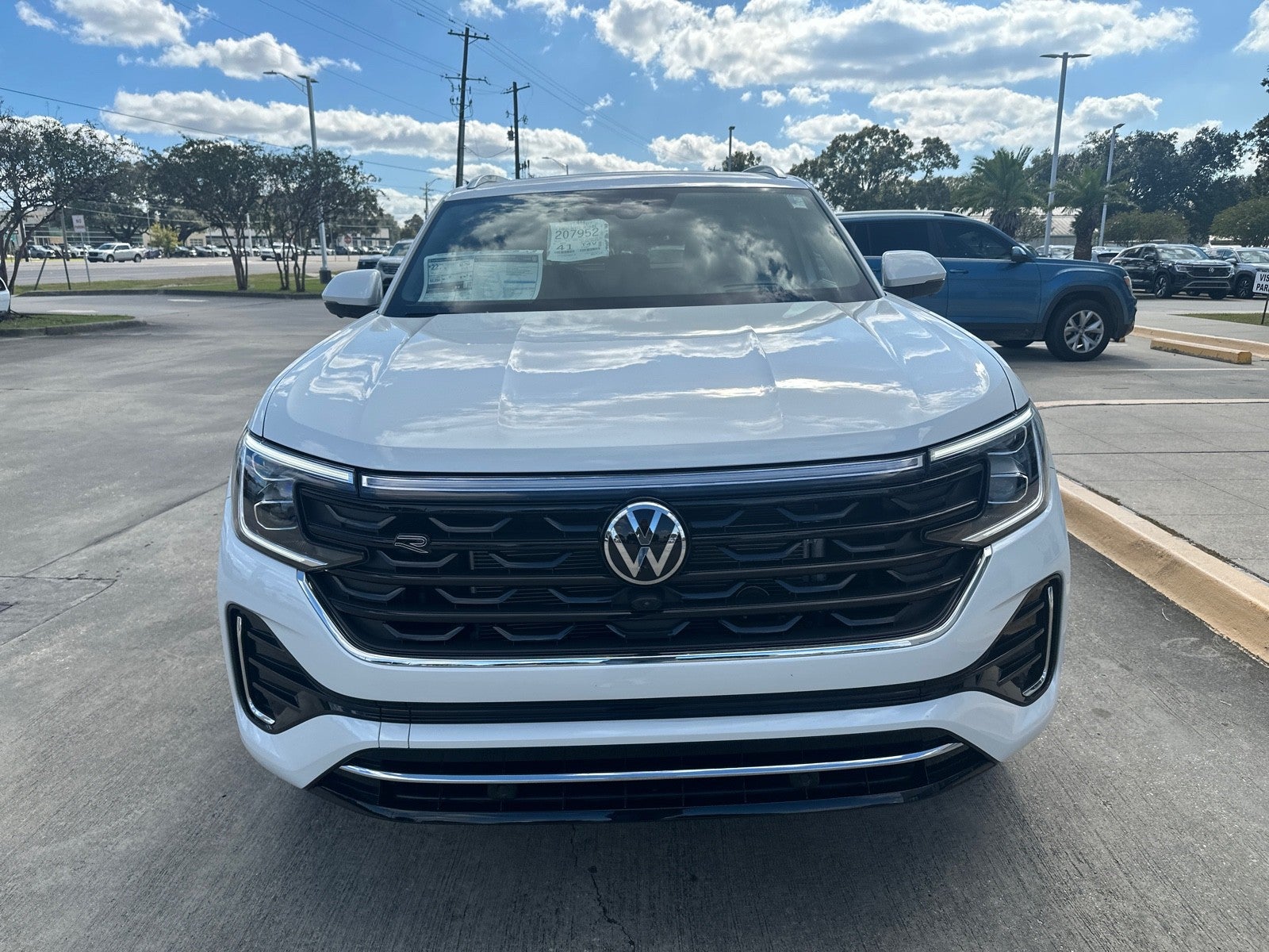 2026 Volkswagen Atlas Cross Sport 2.0T SEL Premium R-Line 4MOTION