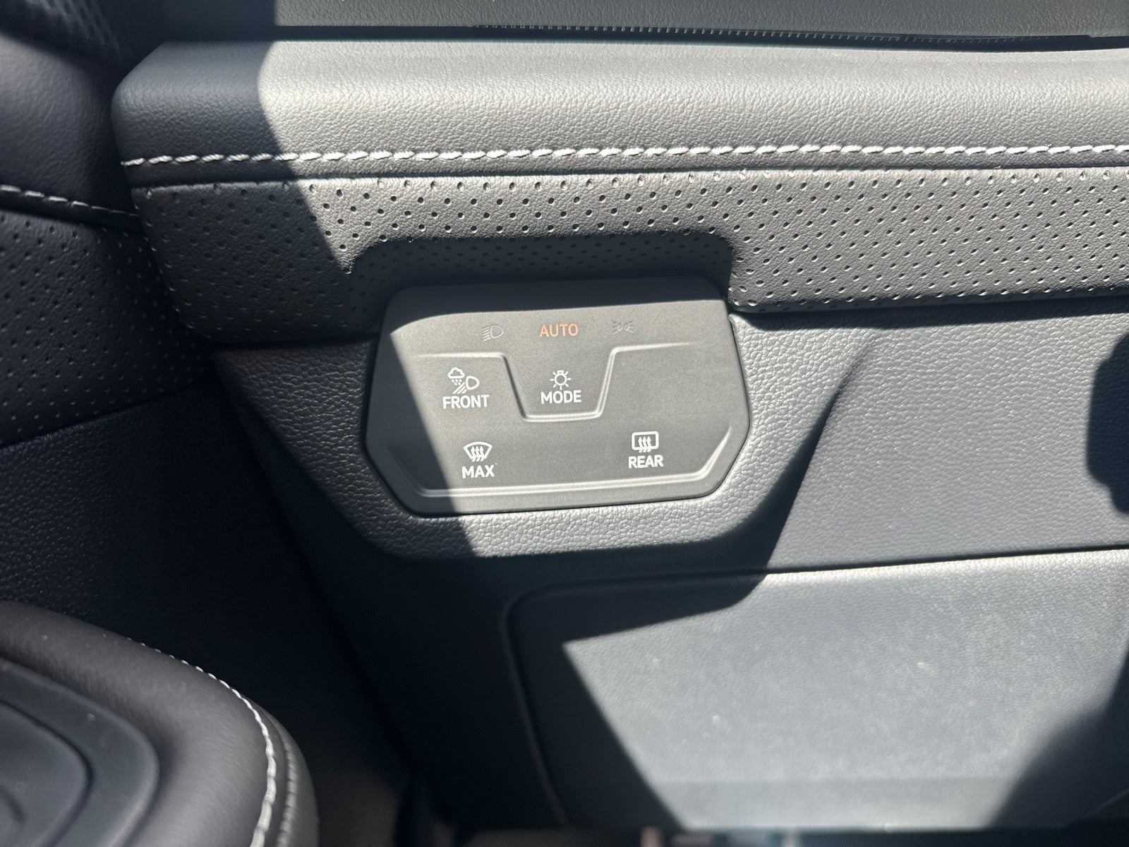 2026 Volkswagen Atlas Cross Sport 2.0T SEL Premium R-Line 4MOTION