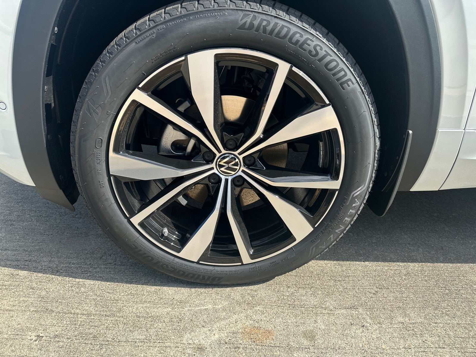 2026 Volkswagen Atlas Cross Sport 2.0T SEL Premium R-Line 4MOTION