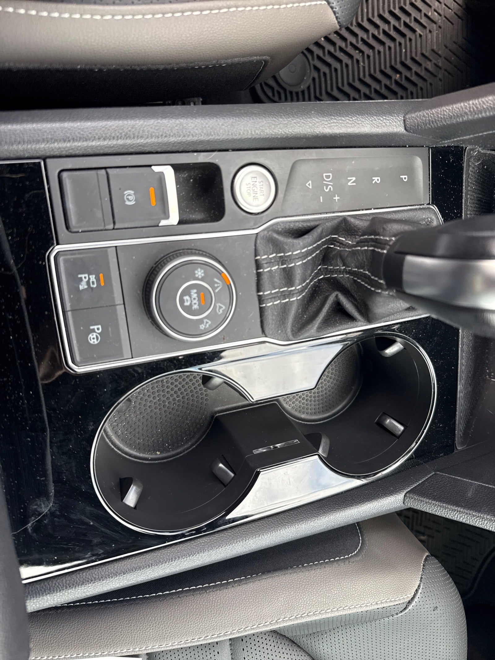 2023 Volkswagen Atlas Cross Sport 3.6L V6 SEL Premium R-Line 4MOTION