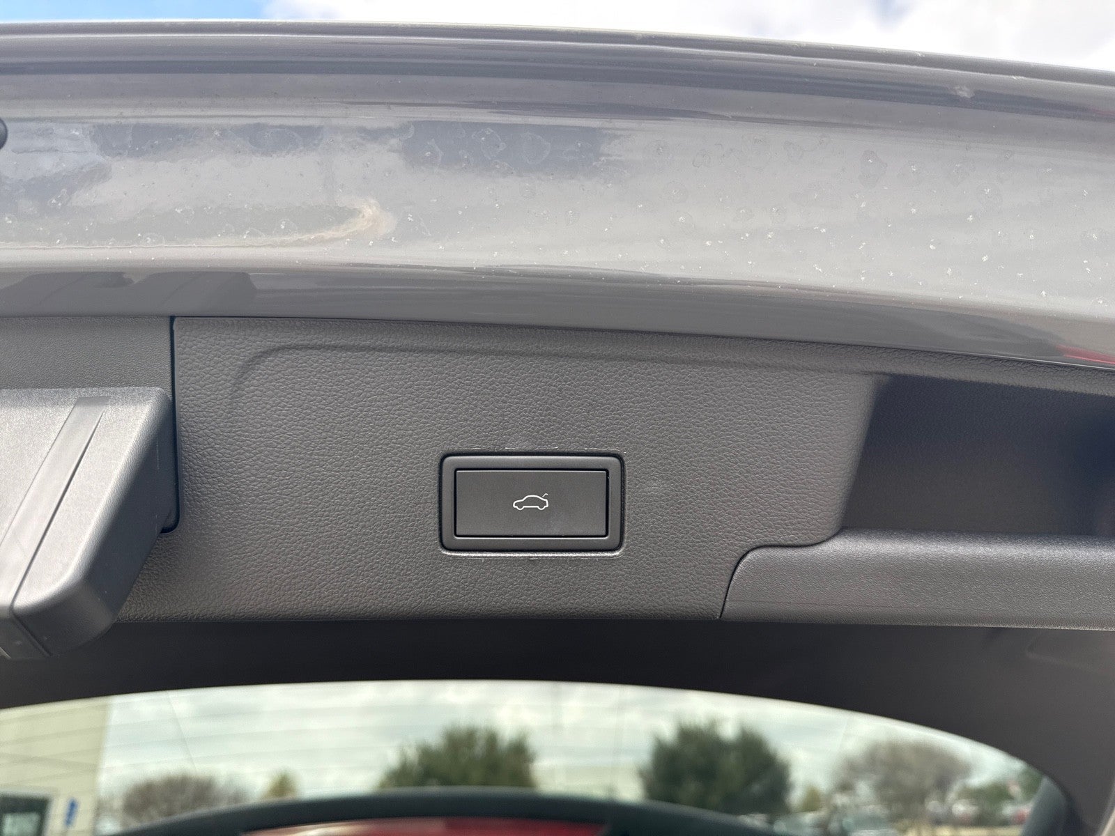 2023 Volkswagen Atlas Cross Sport 3.6L V6 SEL Premium R-Line 4MOTION