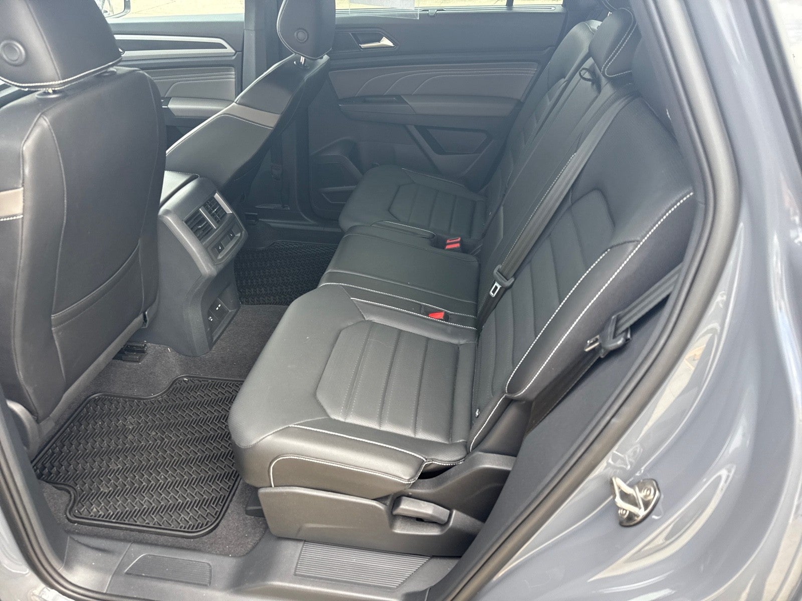 2023 Volkswagen Atlas Cross Sport 3.6L V6 SEL Premium R-Line 4MOTION