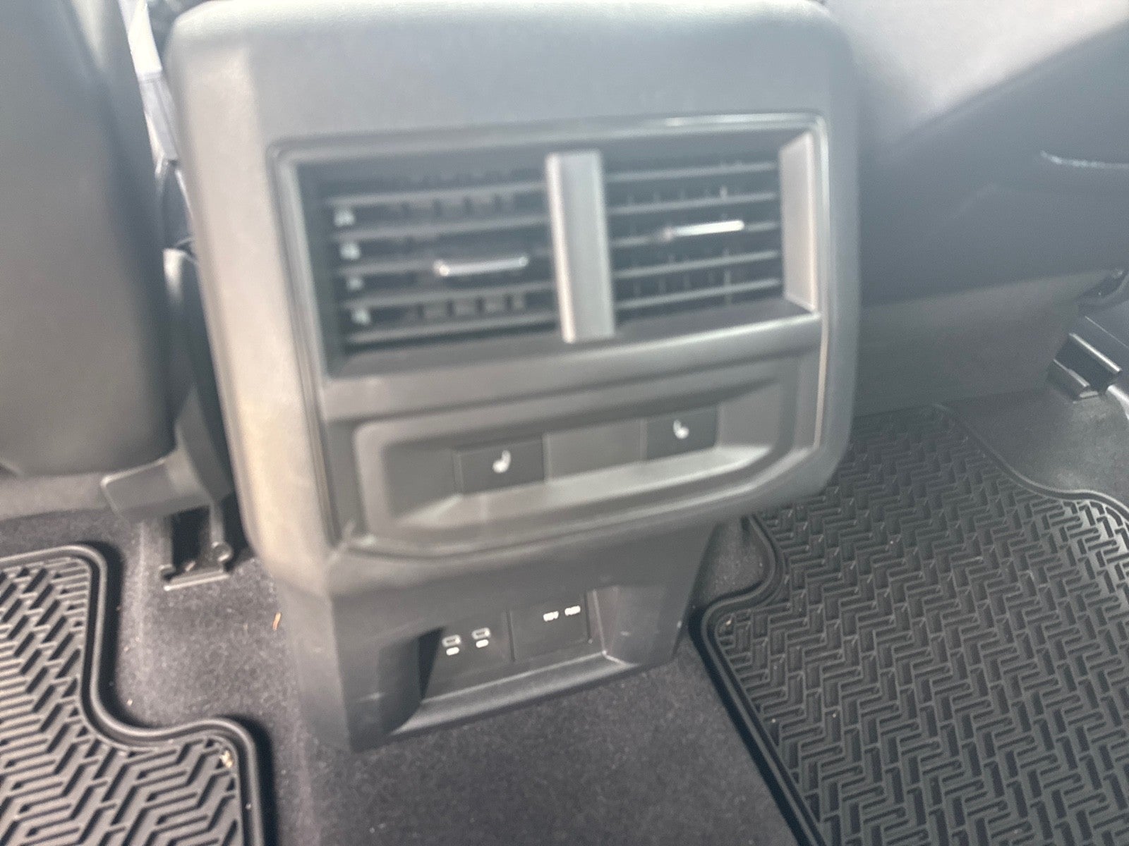 2023 Volkswagen Atlas Cross Sport 3.6L V6 SEL Premium R-Line 4MOTION