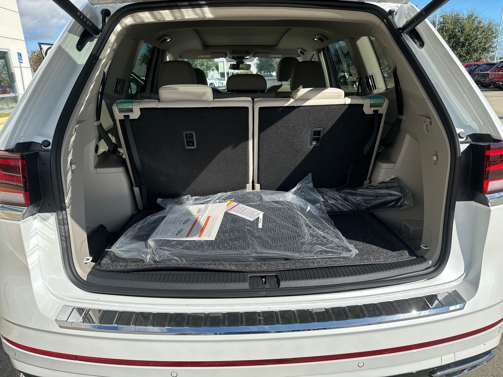 2026 Volkswagen Atlas 2.0T SEL Premium R-Line 4MOTION