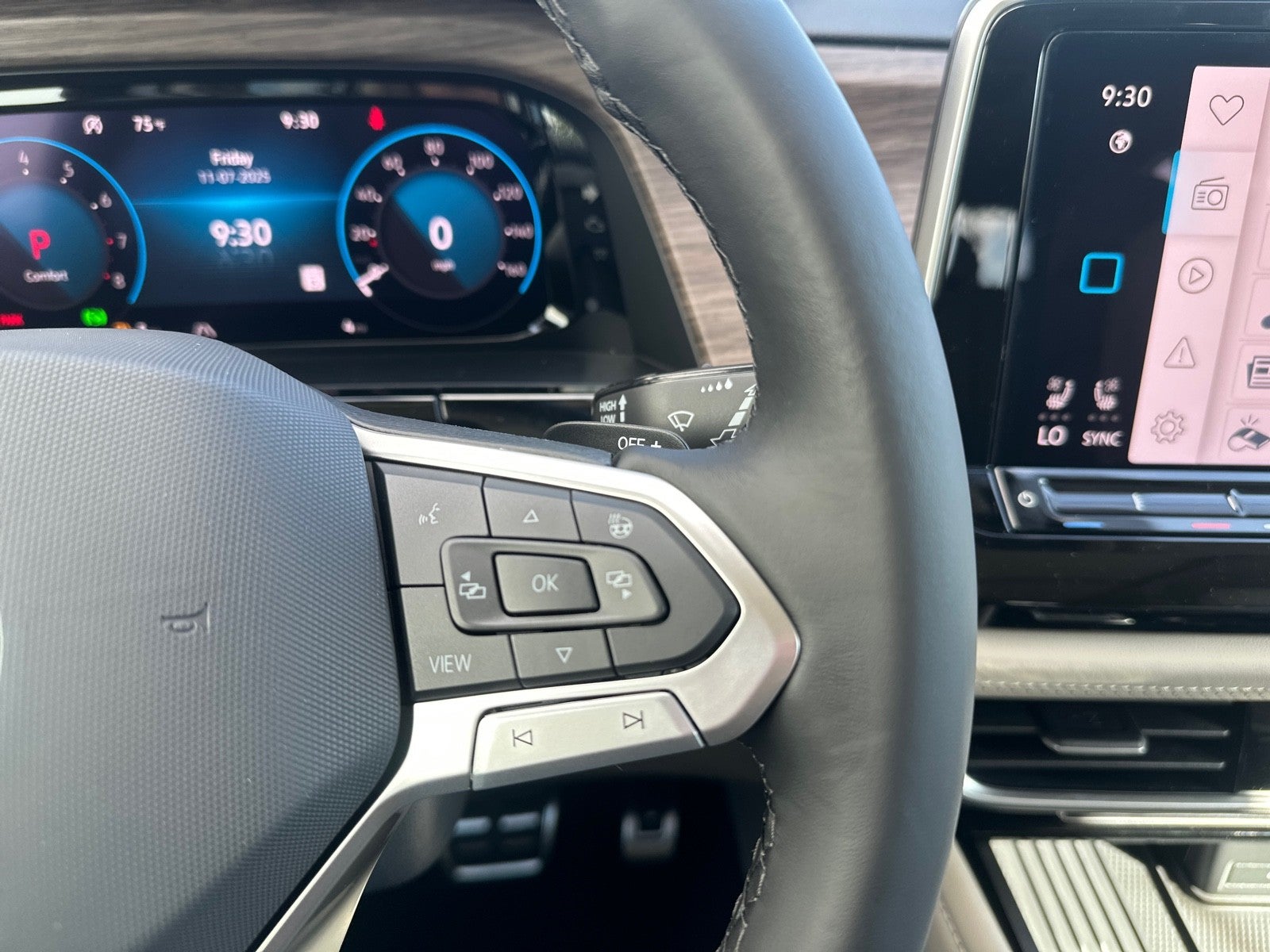 2026 Volkswagen Atlas 2.0T SEL Premium R-Line 4MOTION