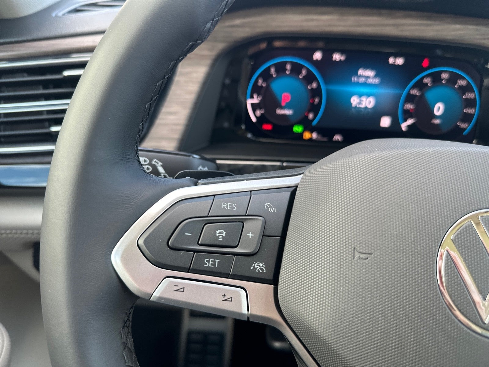 2026 Volkswagen Atlas 2.0T SEL Premium R-Line 4MOTION