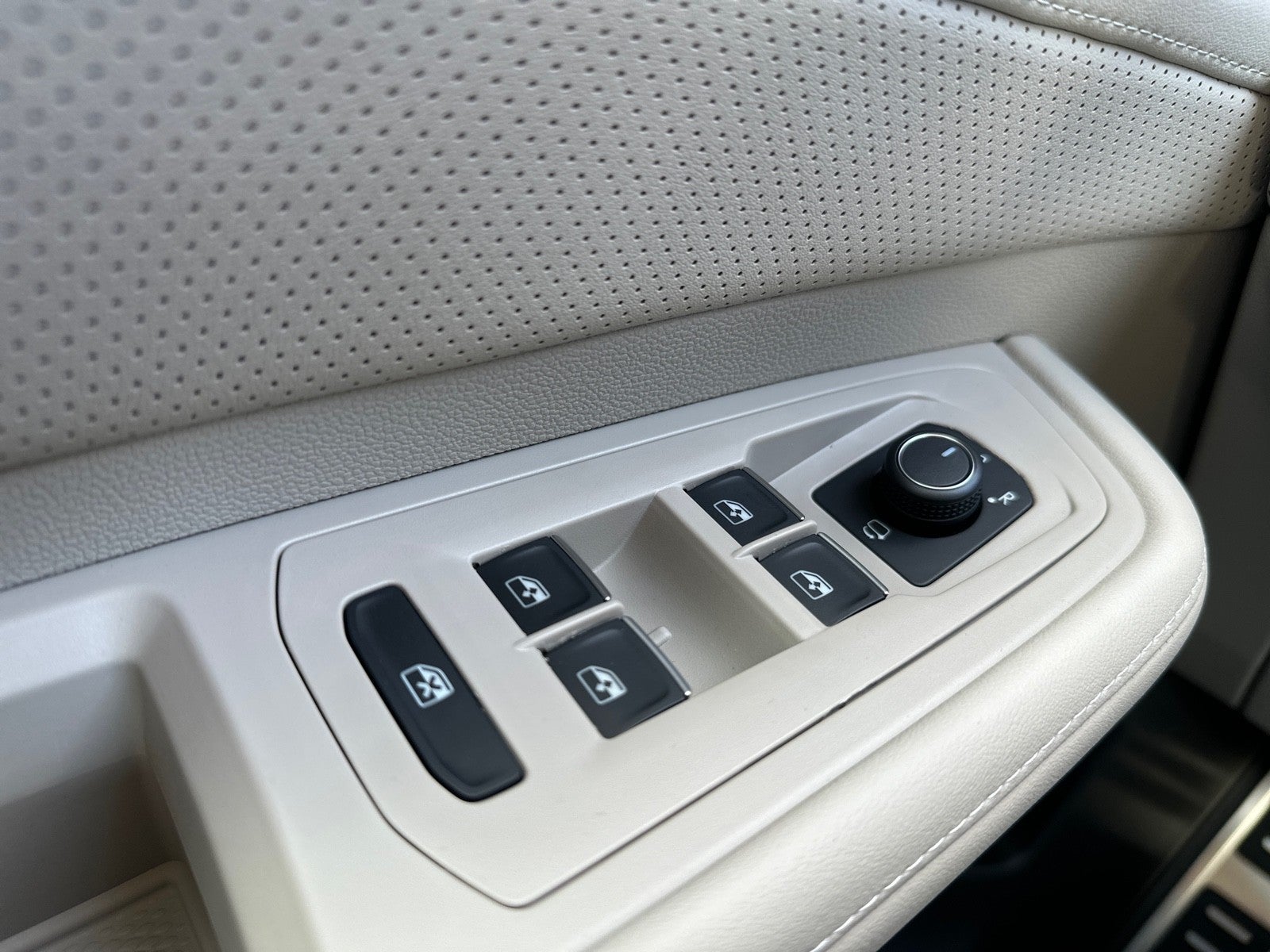 2026 Volkswagen Atlas 2.0T SEL Premium R-Line 4MOTION