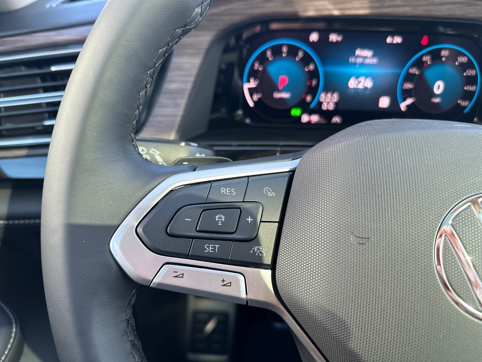 2026 Volkswagen Atlas 2.0T SEL Premium R-Line 4MOTION