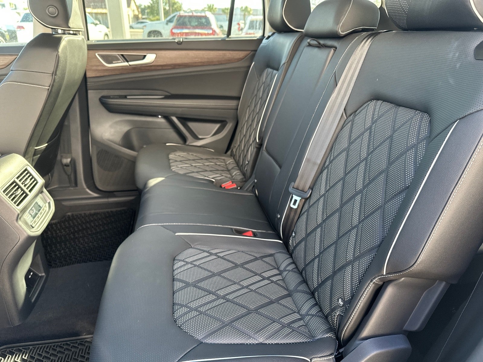 2026 Volkswagen Atlas 2.0T SEL Premium R-Line 4MOTION