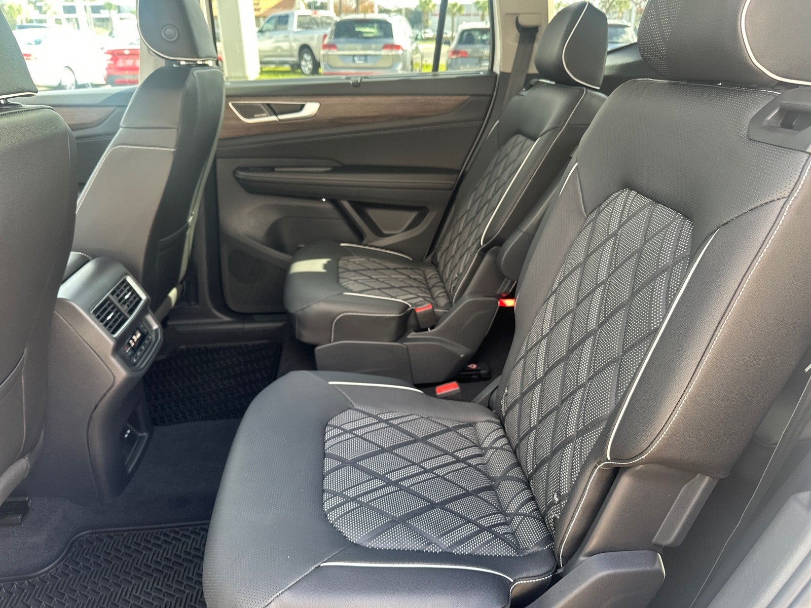 2026 Volkswagen Atlas 2.0T SEL Premium R-Line 4MOTION