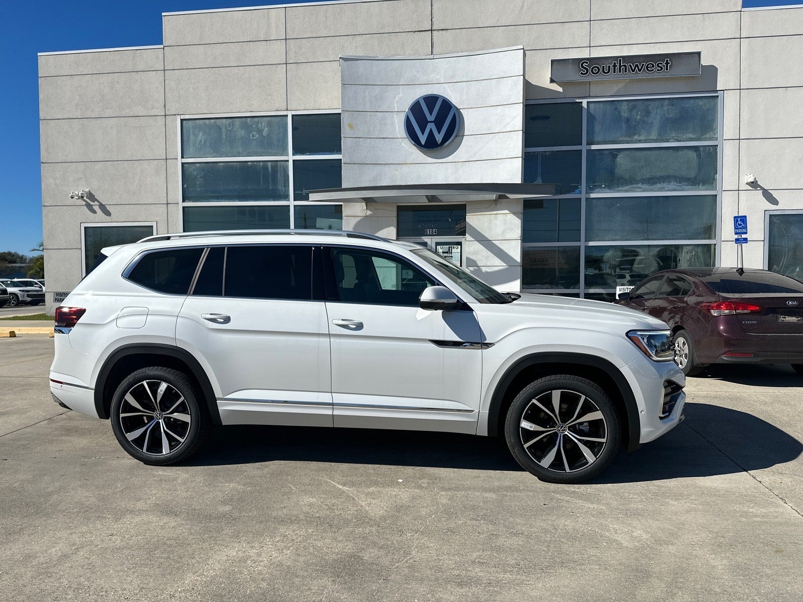2026 Volkswagen Atlas 2.0T SEL Premium R-Line 4MOTION