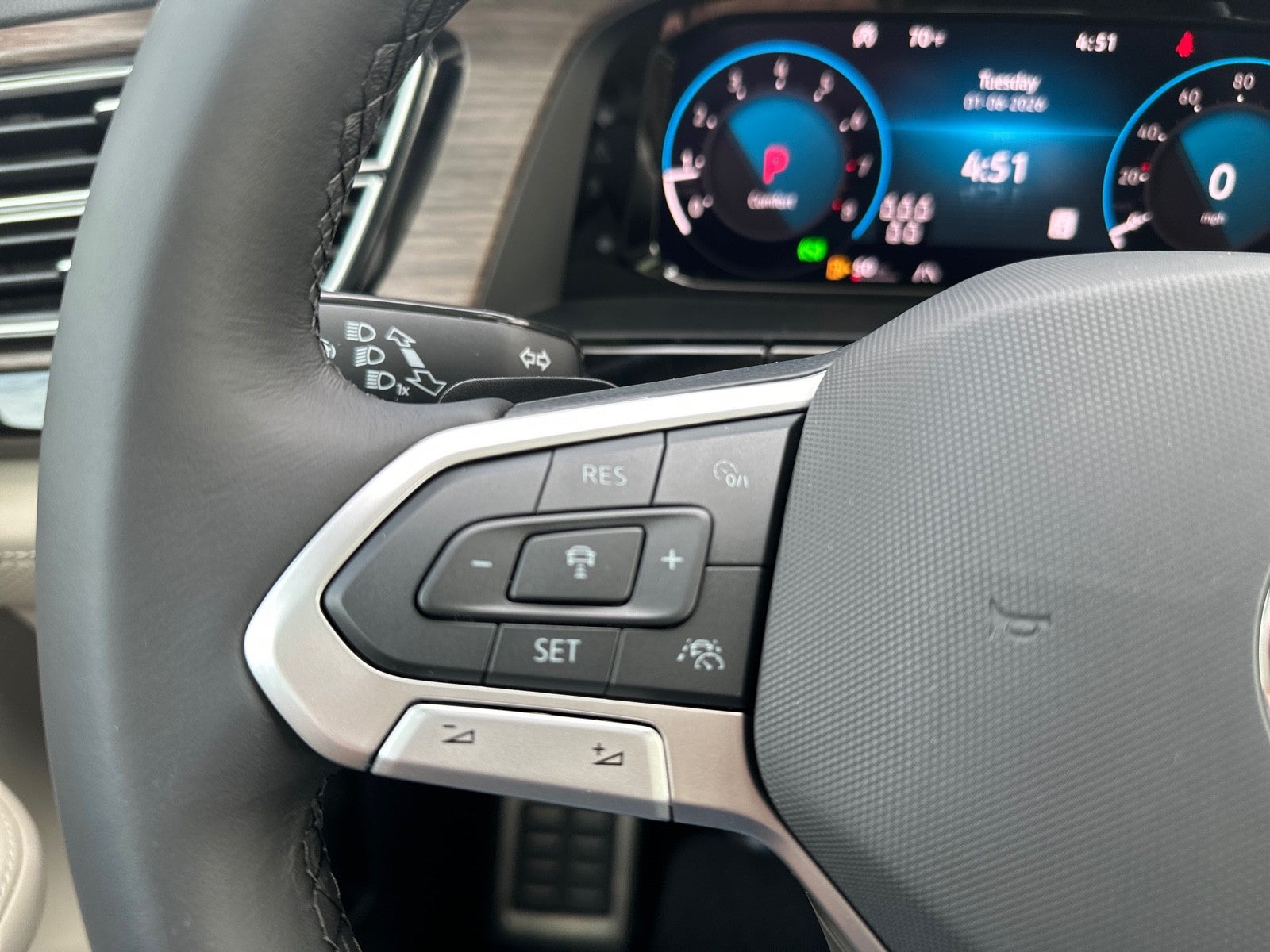 2026 Volkswagen Atlas 2.0T SEL Premium R-Line 4MOTION