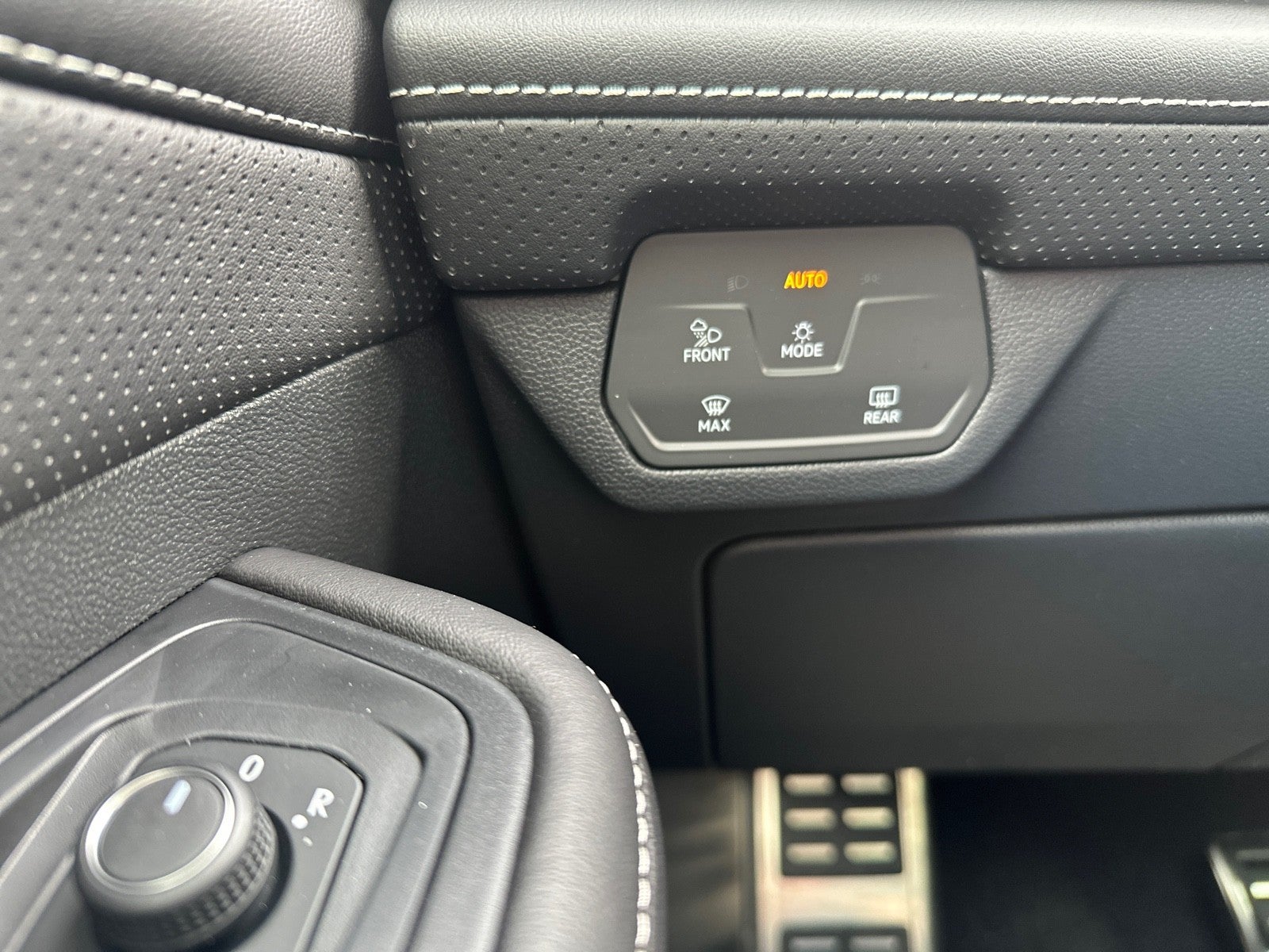 2026 Volkswagen Atlas 2.0T SEL Premium R-Line 4MOTION