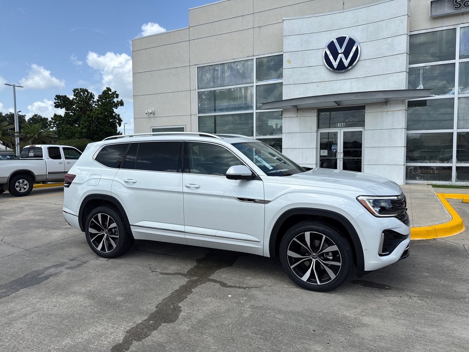 2026 Volkswagen Atlas 2.0T SEL Premium R-Line 4MOTION
