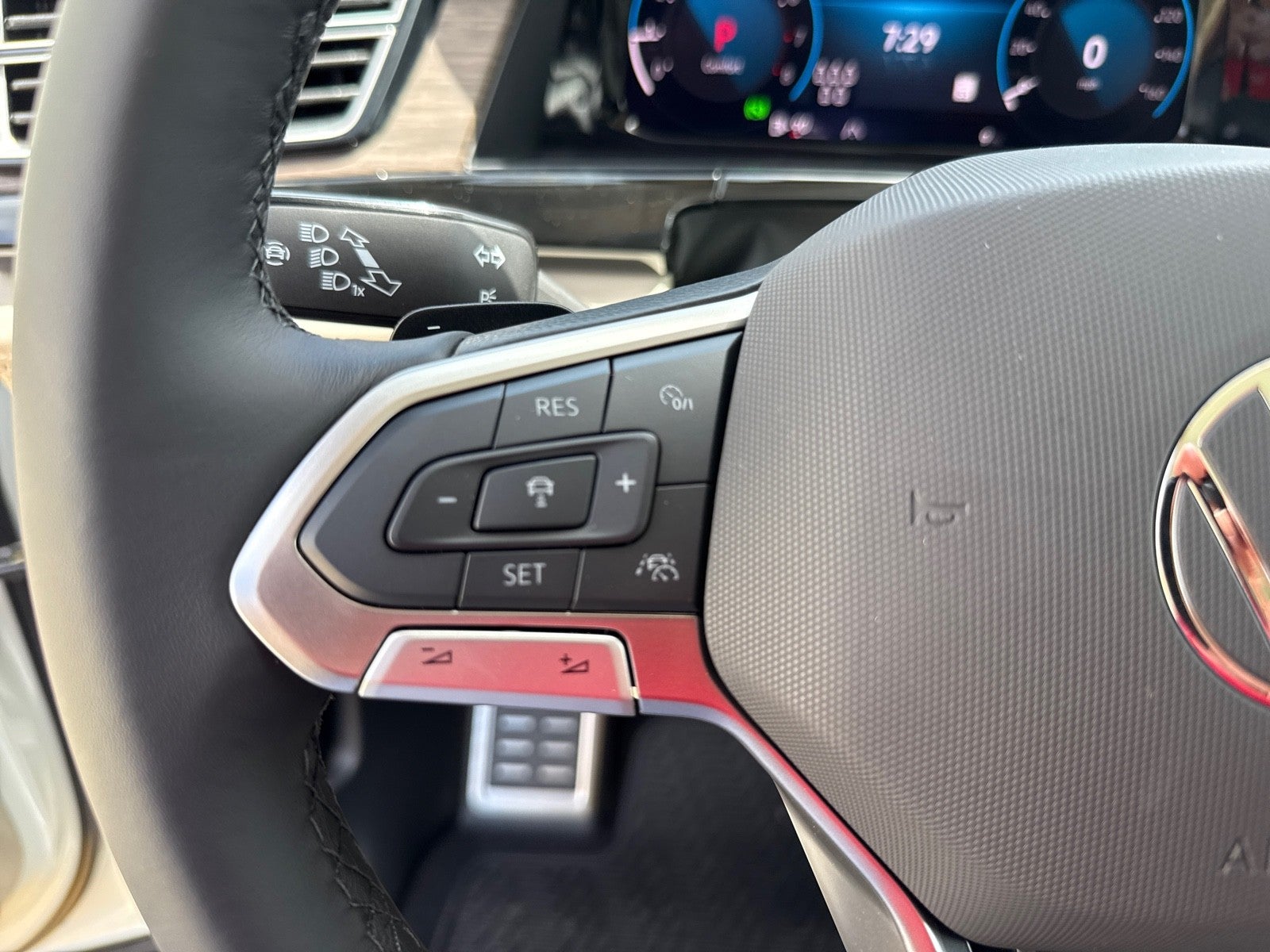 2026 Volkswagen Atlas 2.0T SEL Premium R-Line 4MOTION