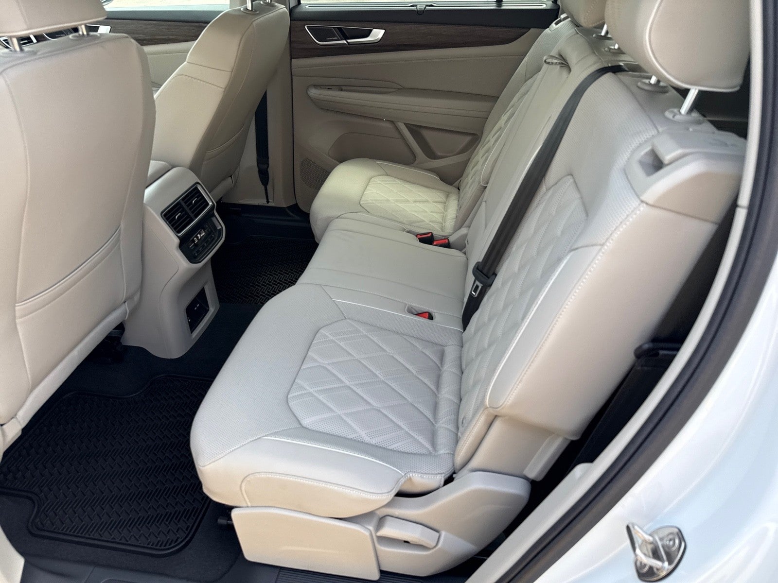2026 Volkswagen Atlas 2.0T SEL Premium R-Line 4MOTION