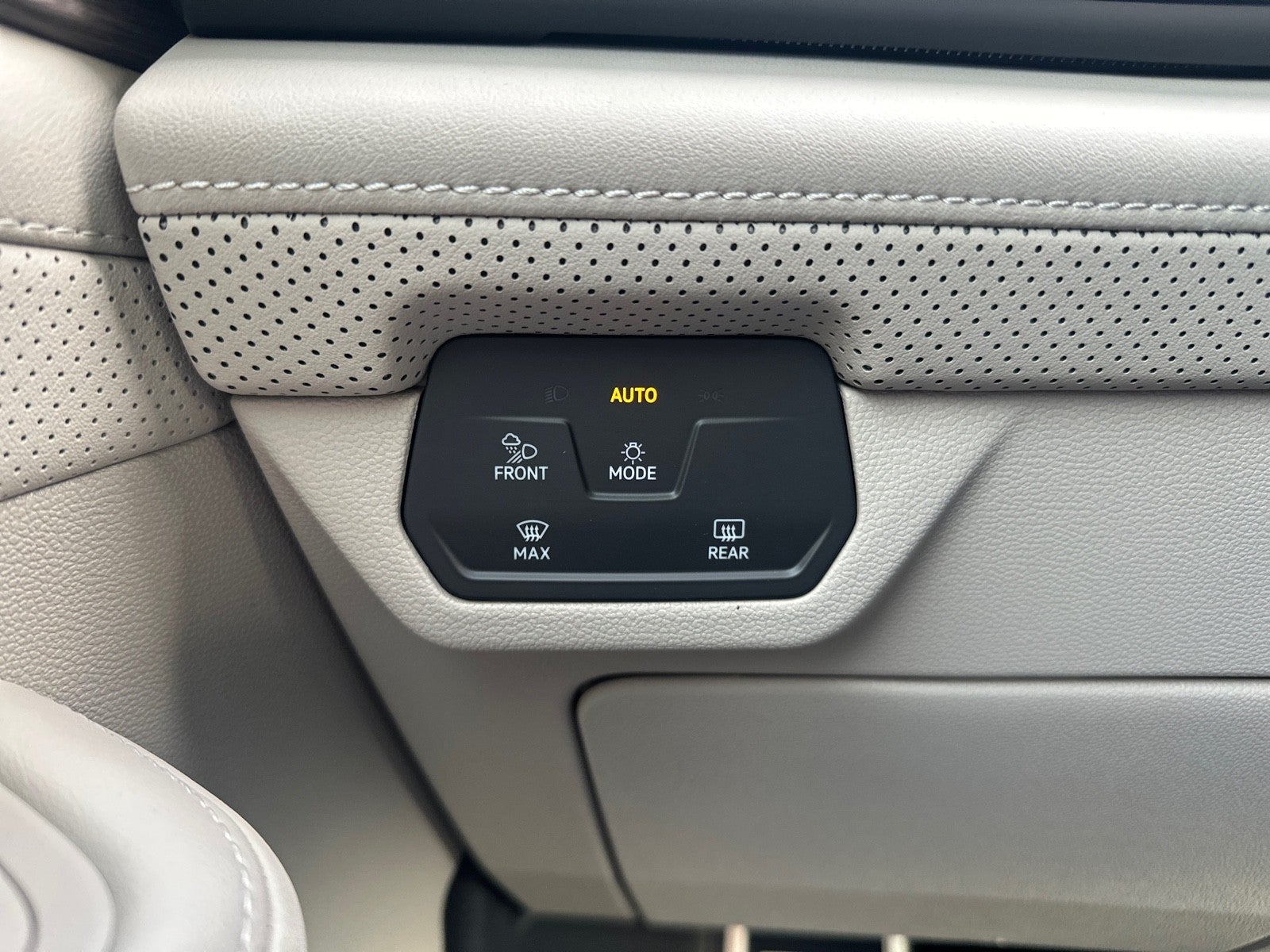 2026 Volkswagen Atlas 2.0T SEL Premium R-Line 4MOTION