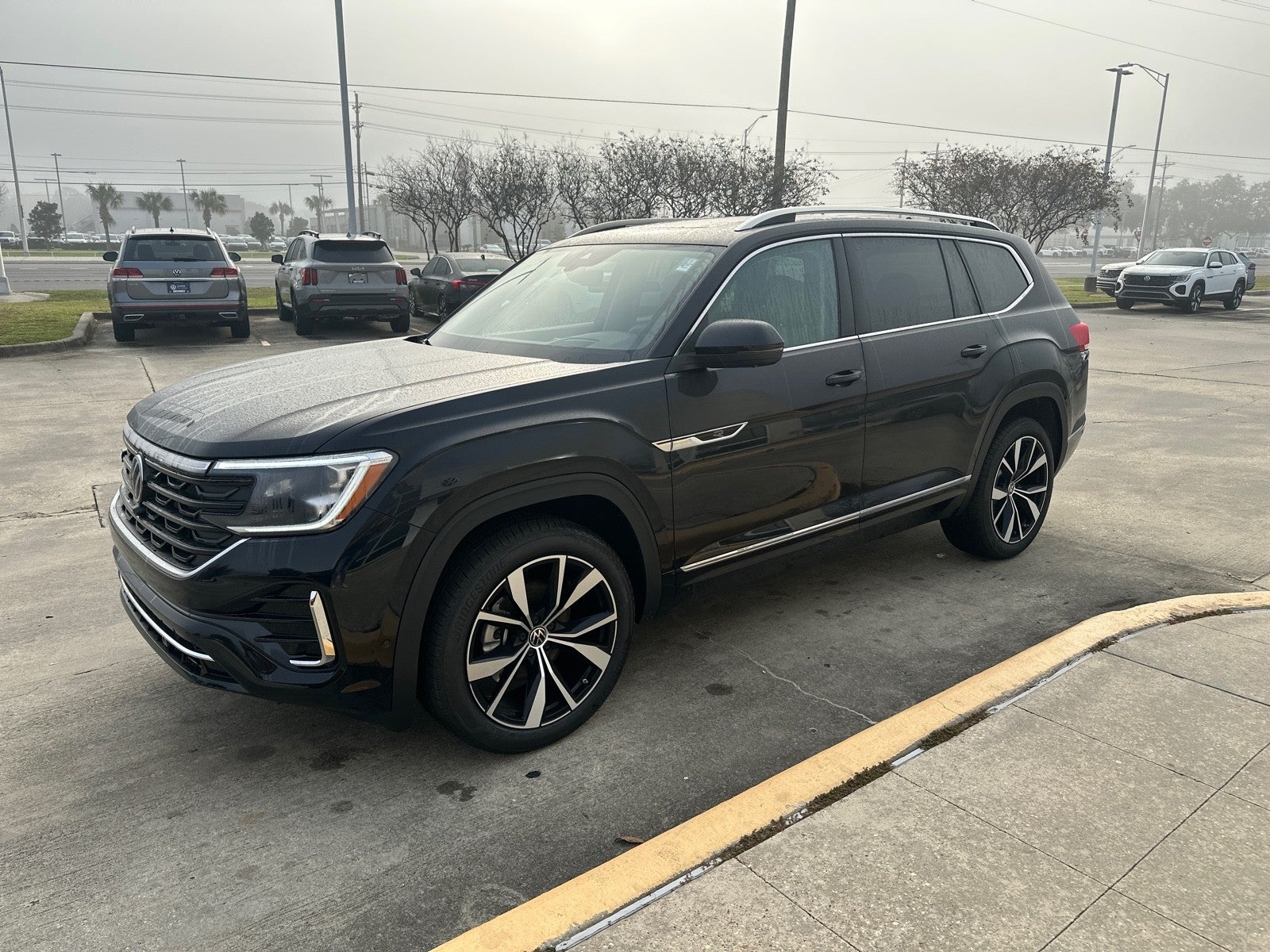 2026 Volkswagen Atlas 2.0T SEL Premium R-Line 4MOTION