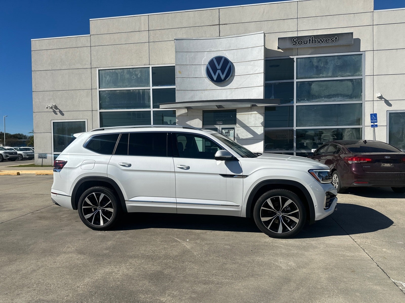 2026 Volkswagen Atlas 2.0T SEL Premium R-Line 4MOTION